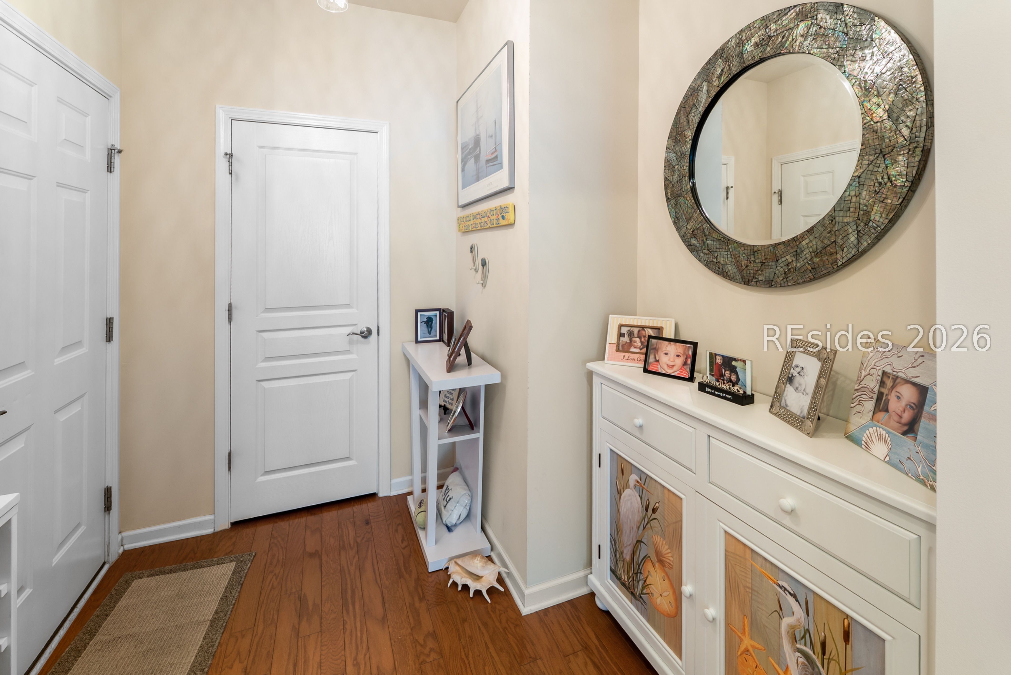748 Knollwood Court