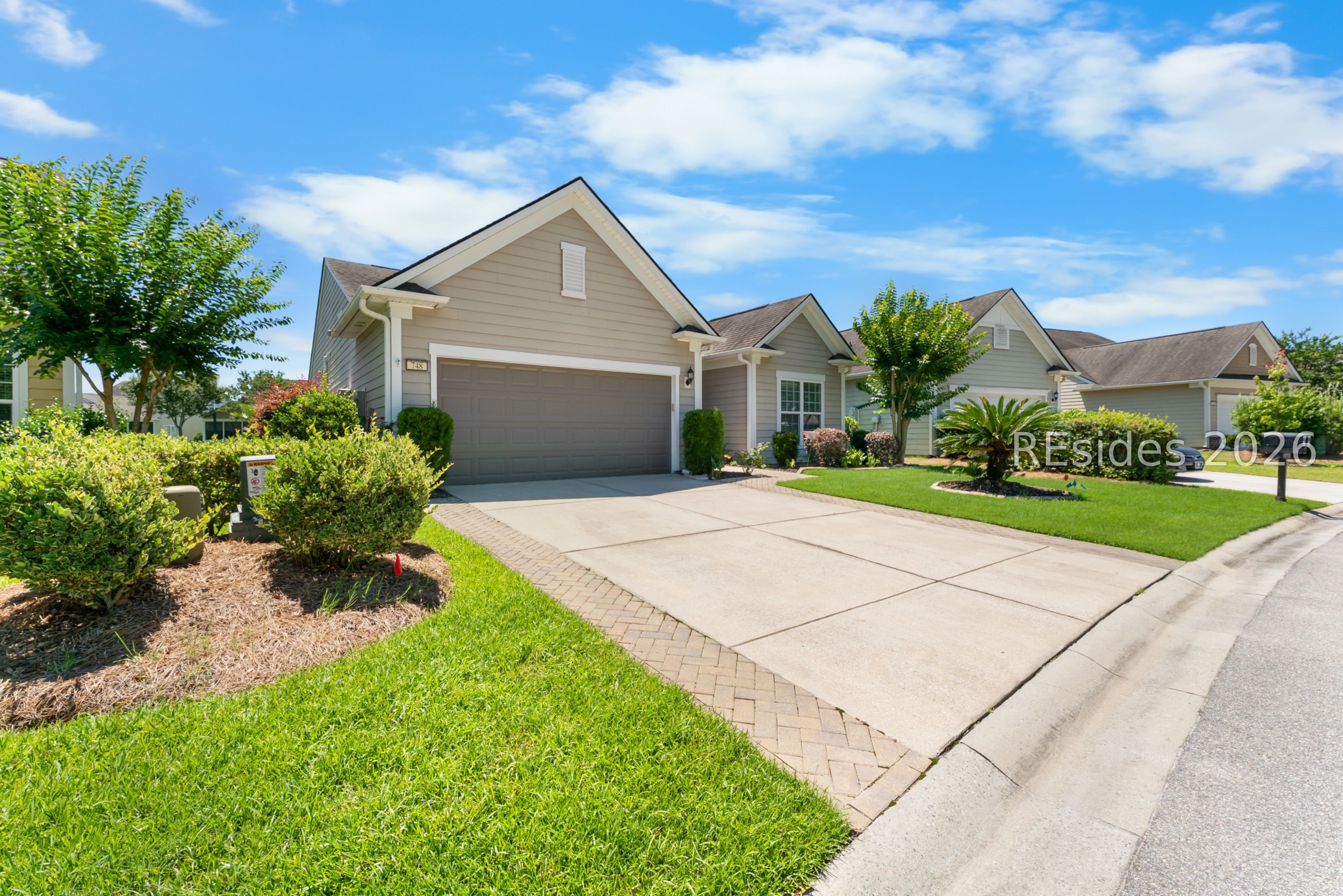748 Knollwood Court