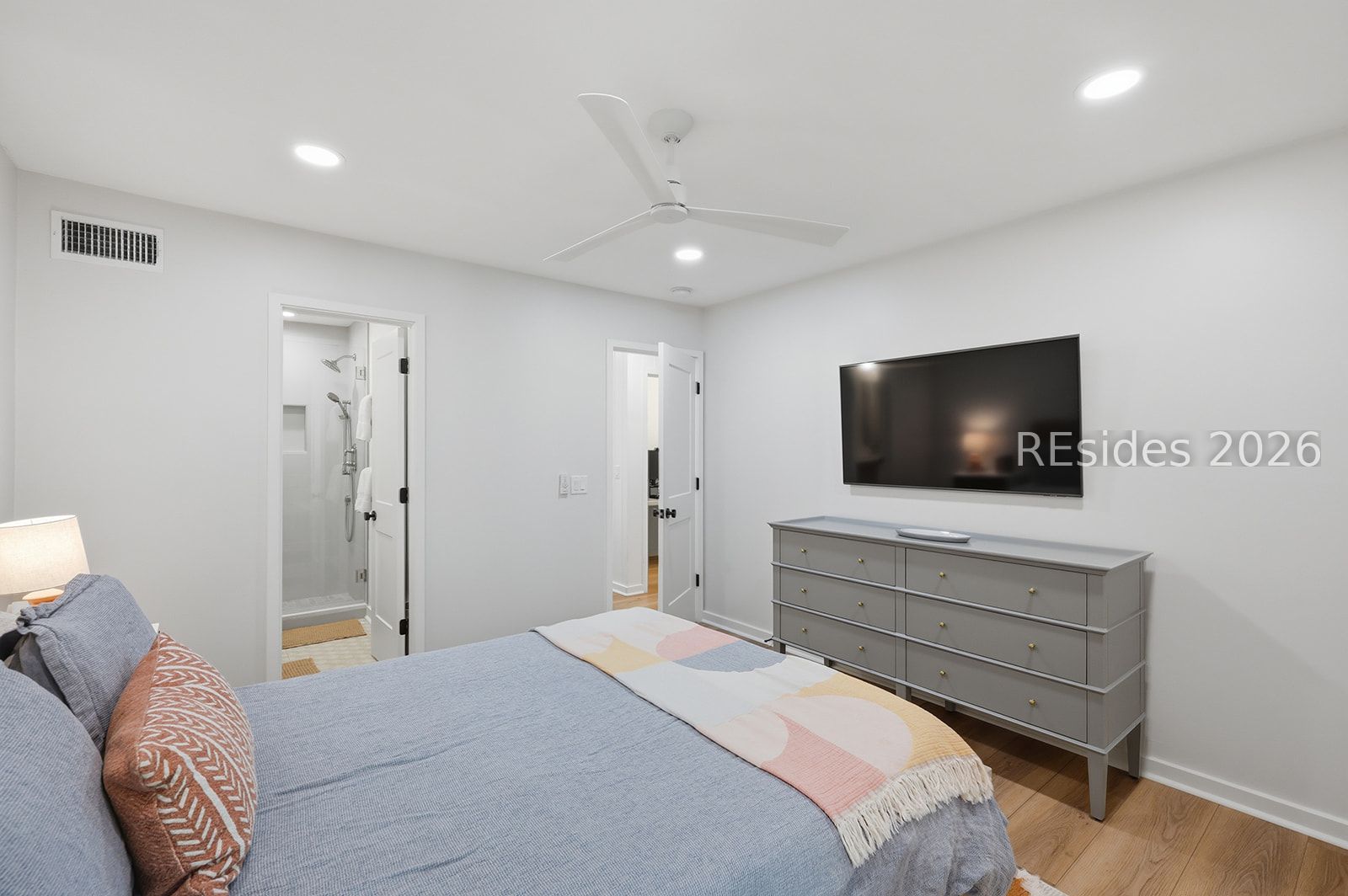 37 S Forest Beach Drive Unit: 9