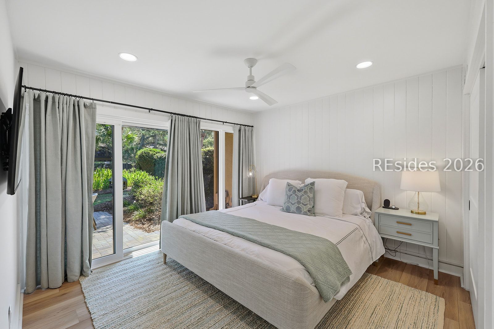 37 S Forest Beach Drive Unit: 9