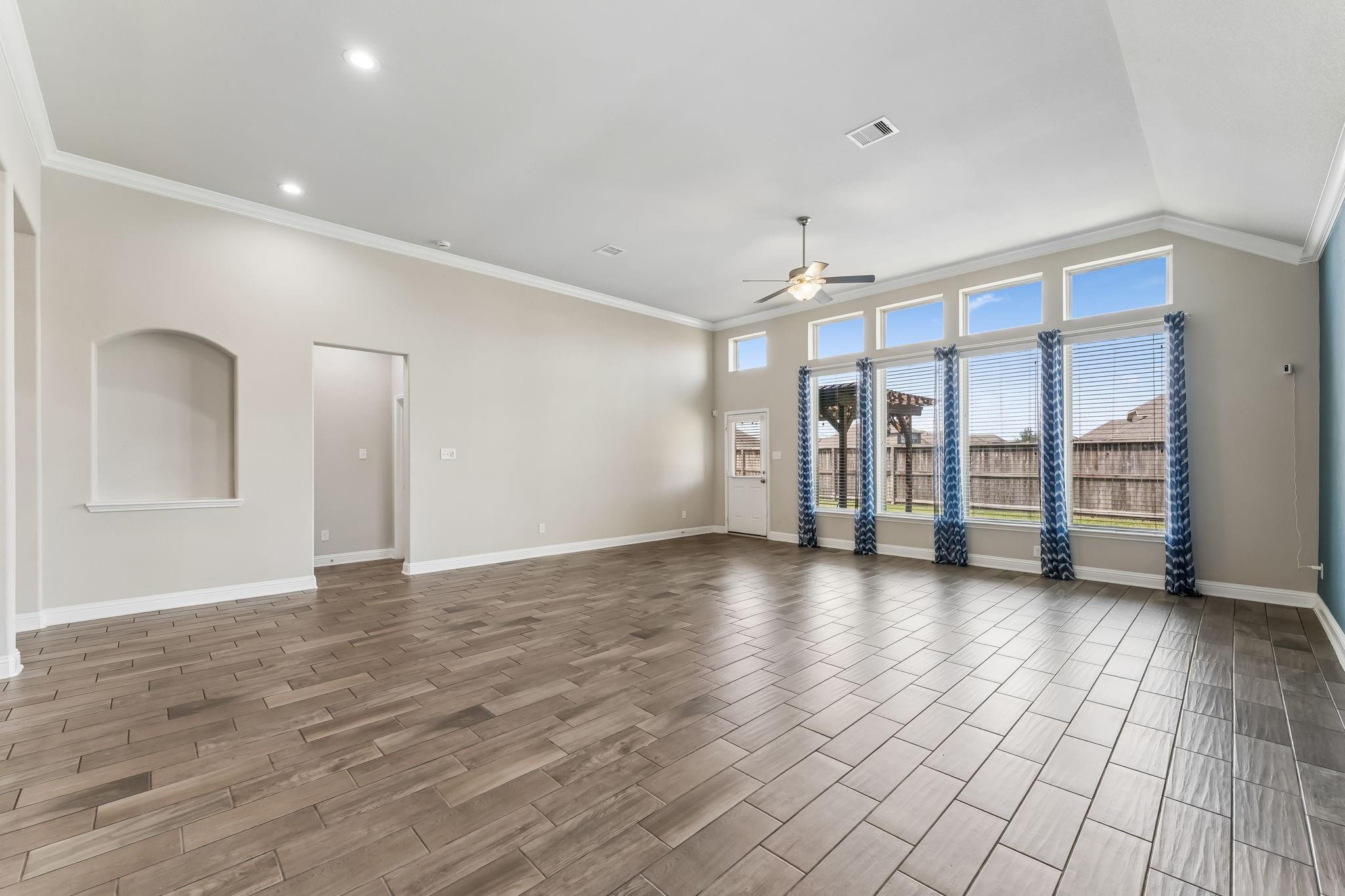 5107 Baroness Lane