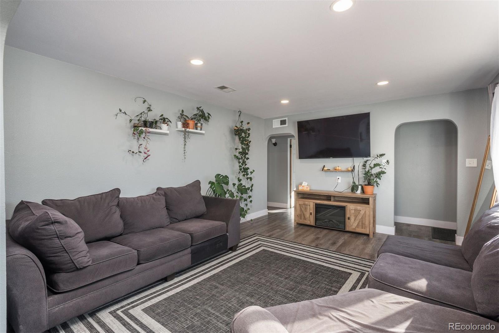 9250 Lillian Lane
