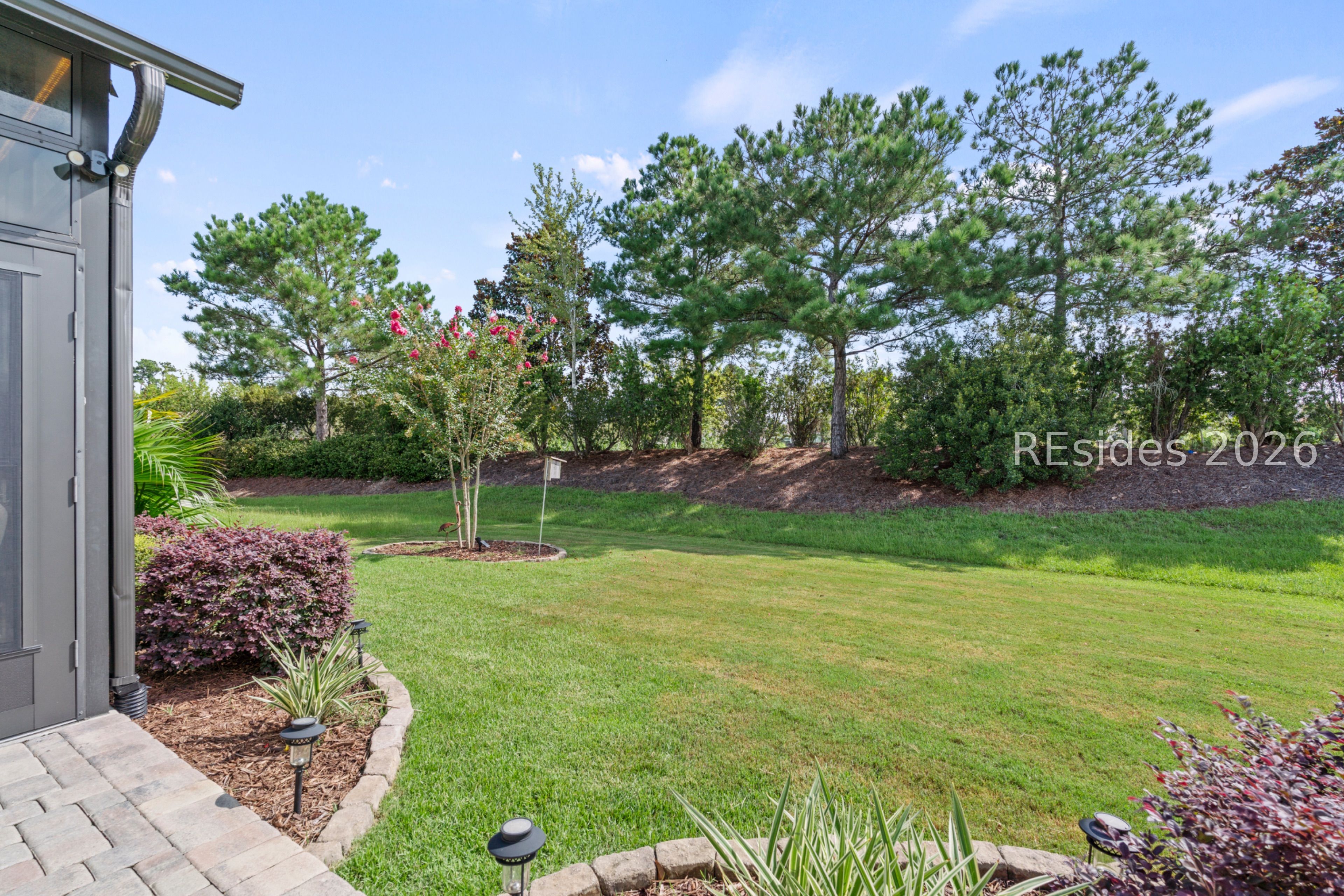 886 Promenade Lane