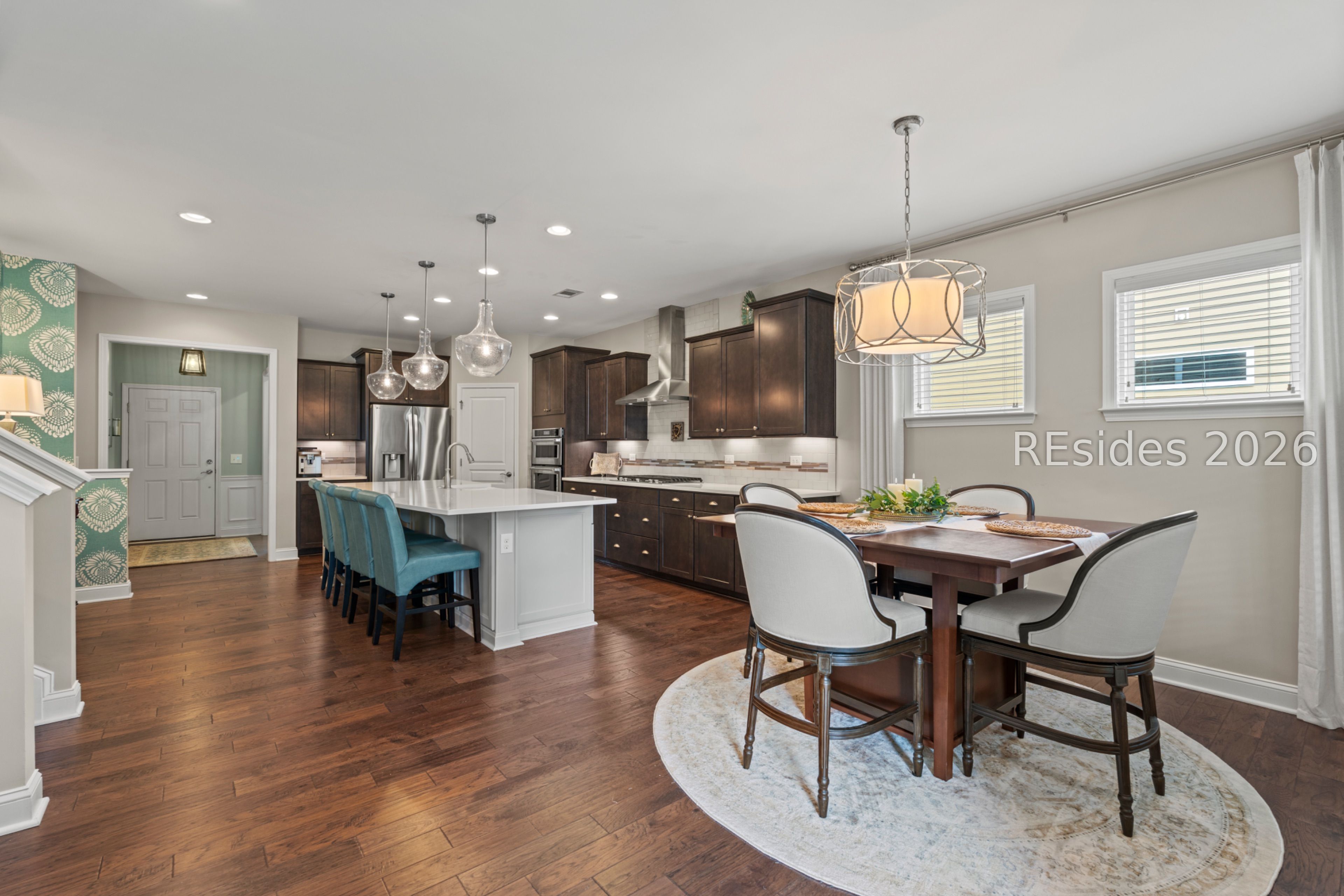 886 Promenade Lane