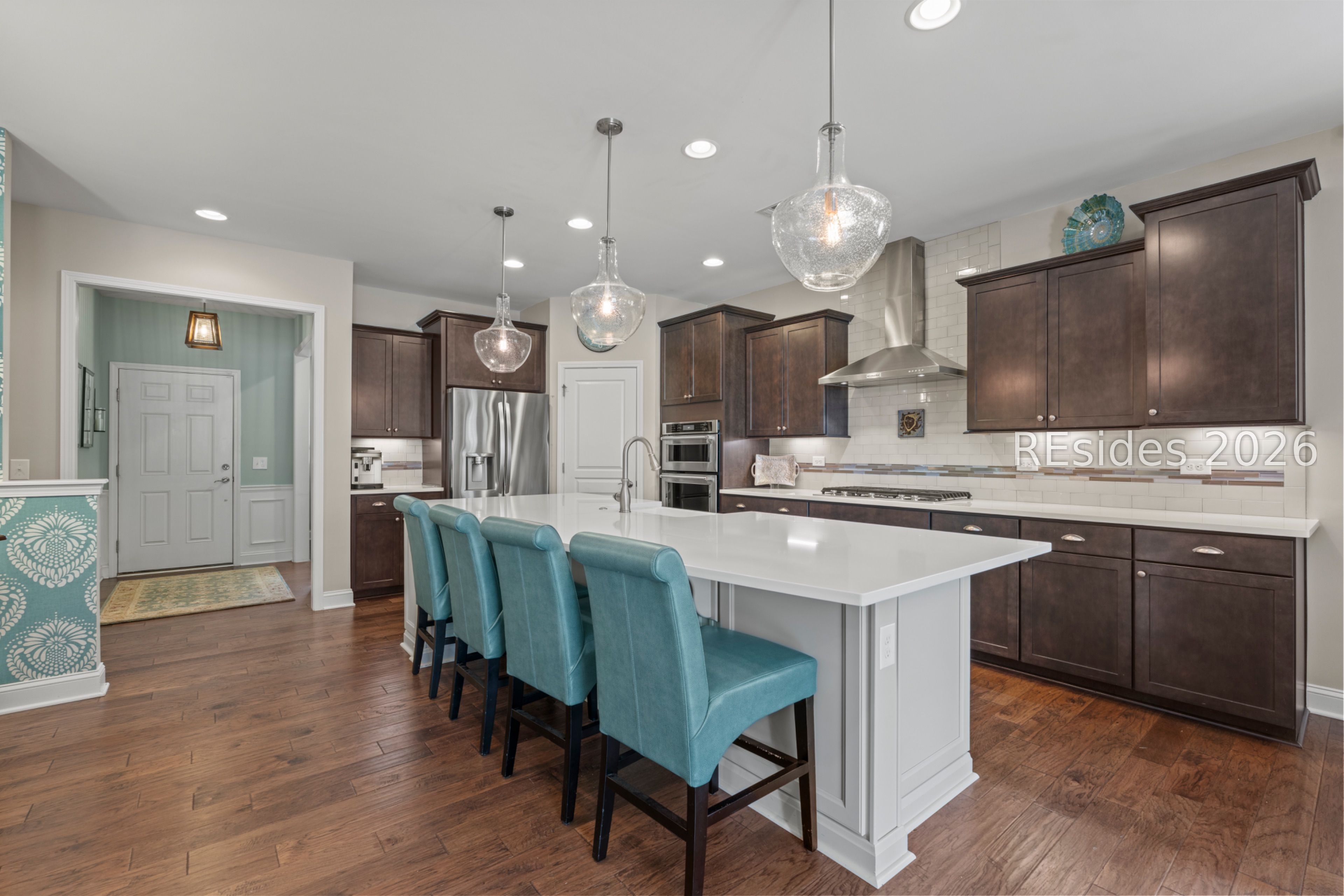 886 Promenade Lane