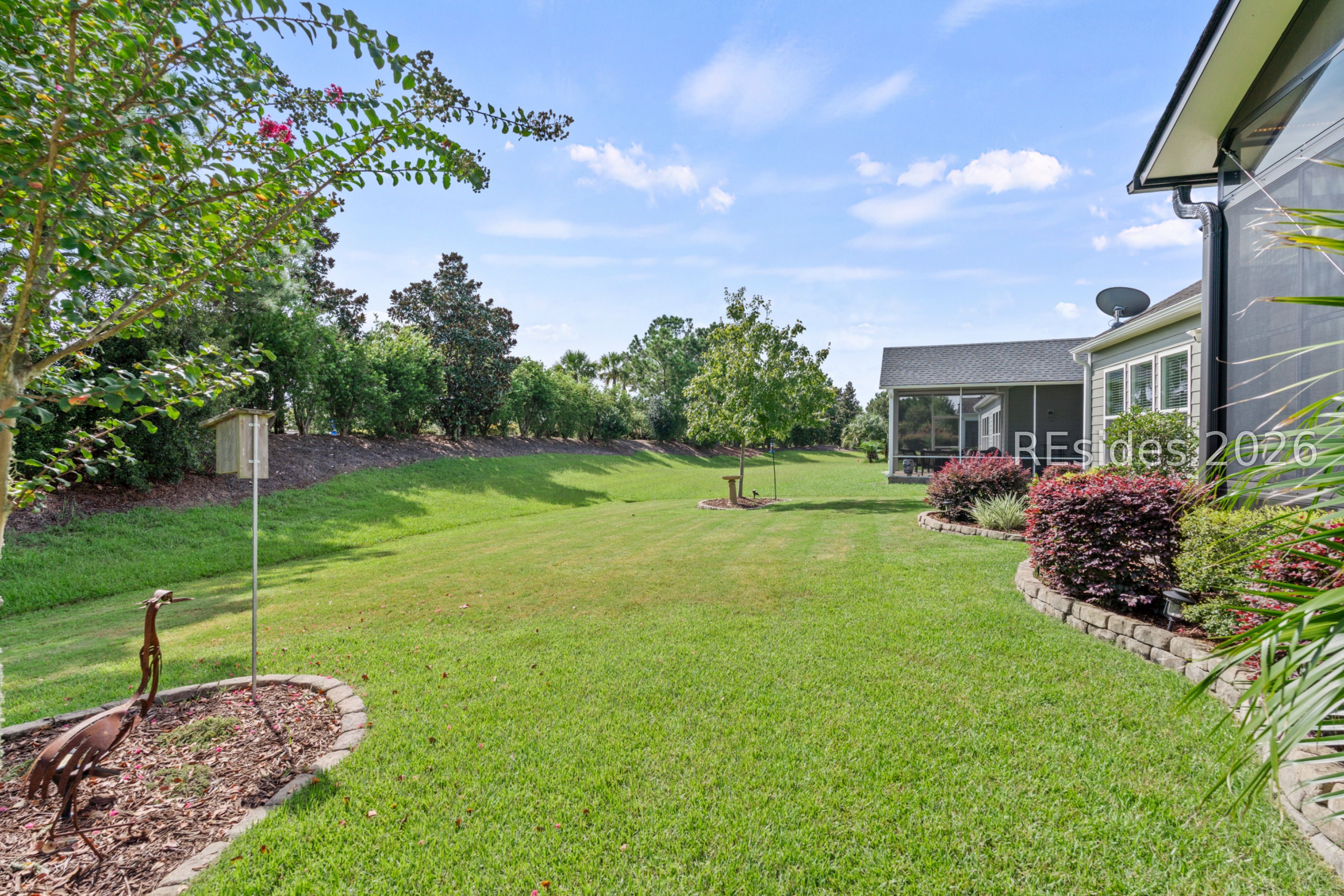 886 Promenade Lane