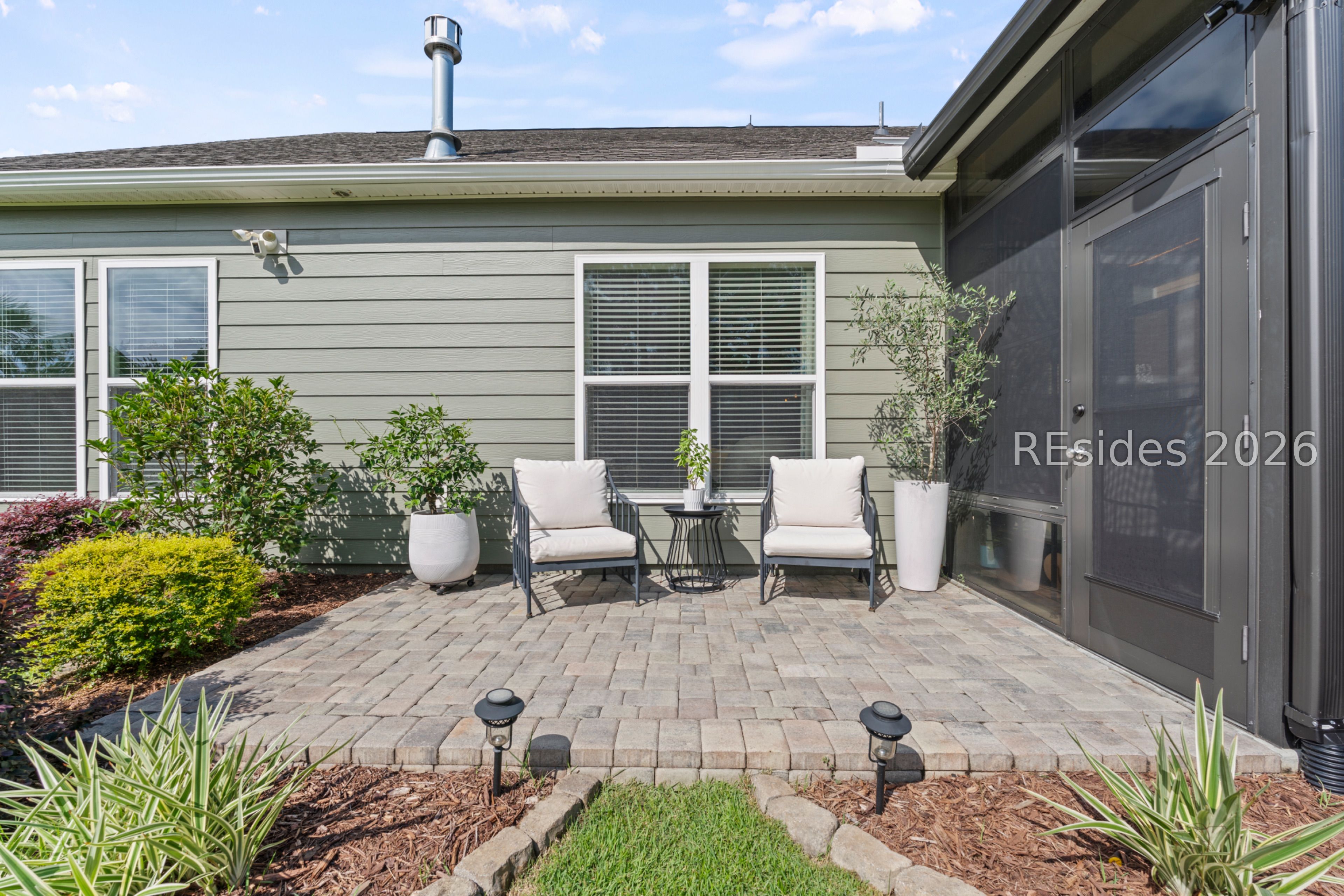 886 Promenade Lane