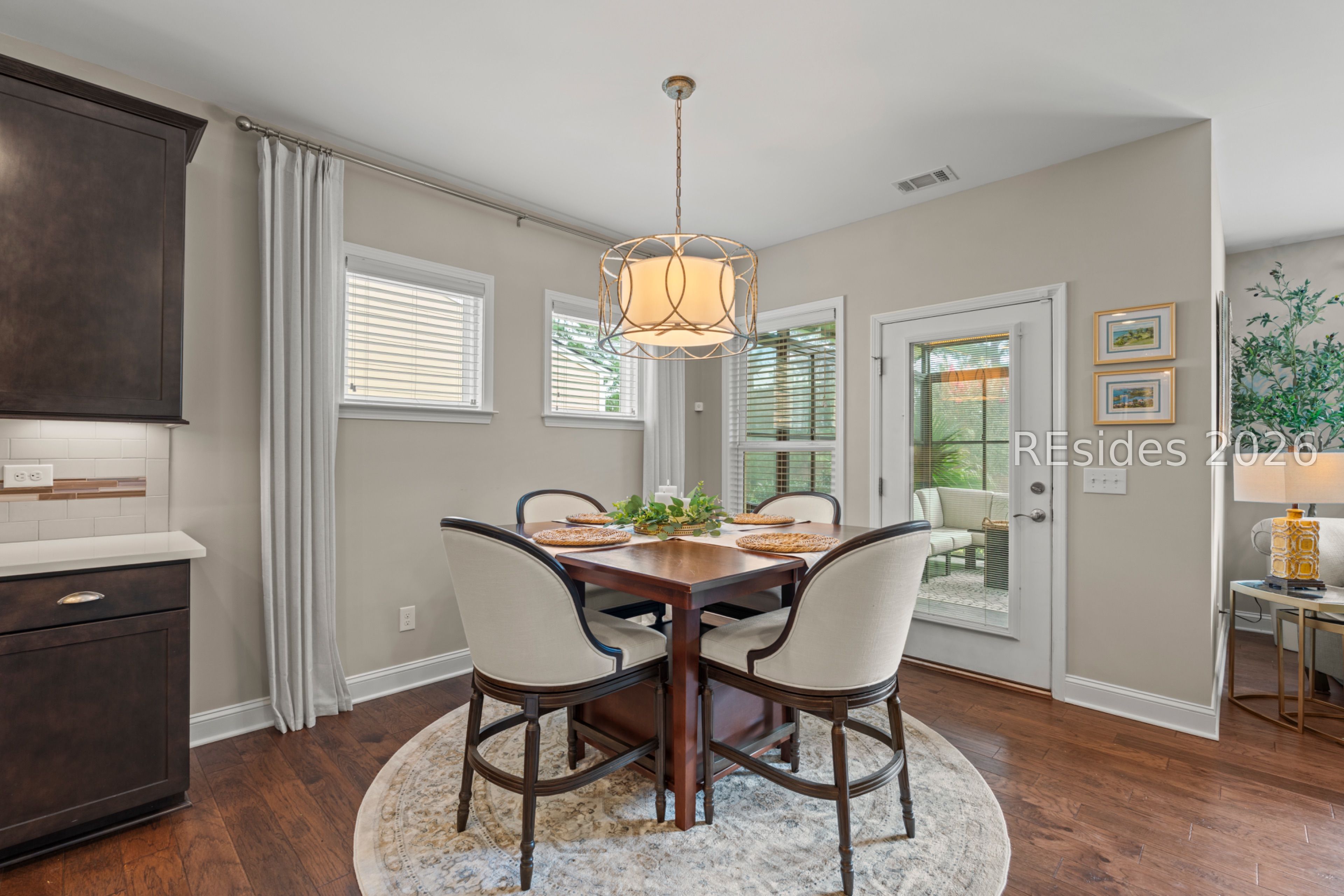 886 Promenade Lane