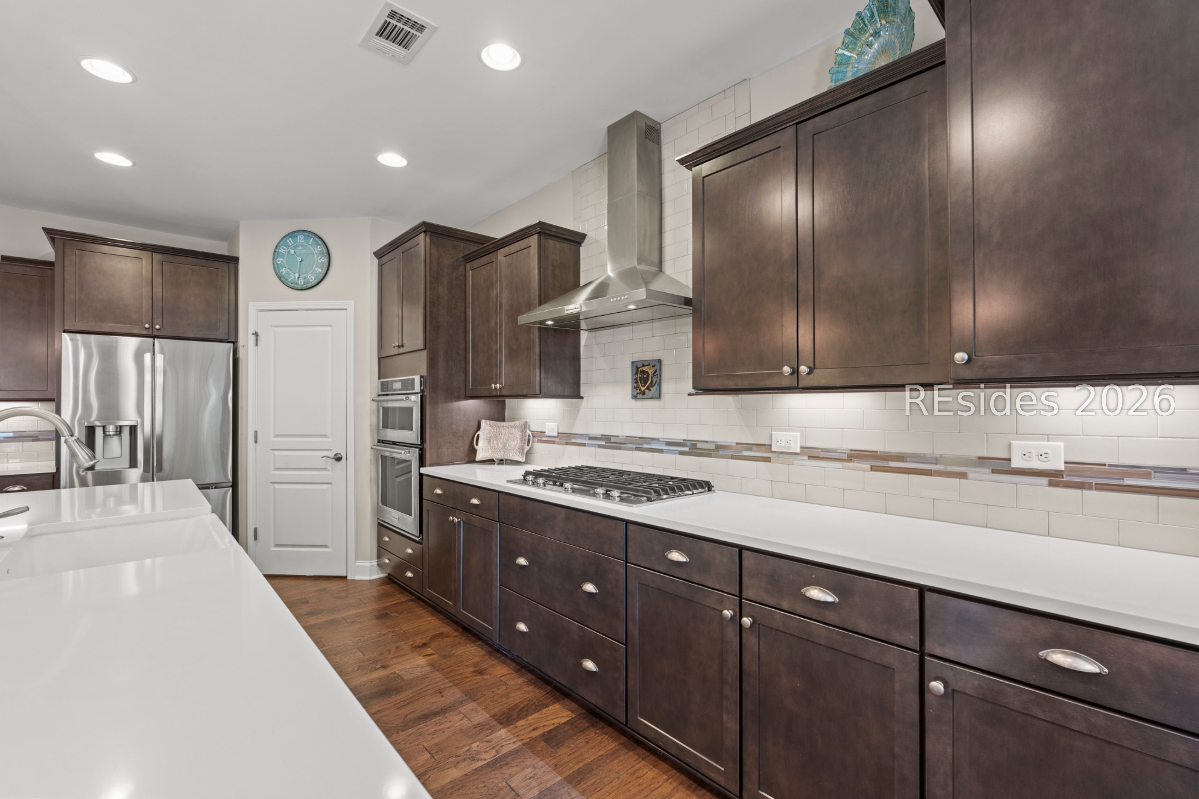 886 Promenade Lane