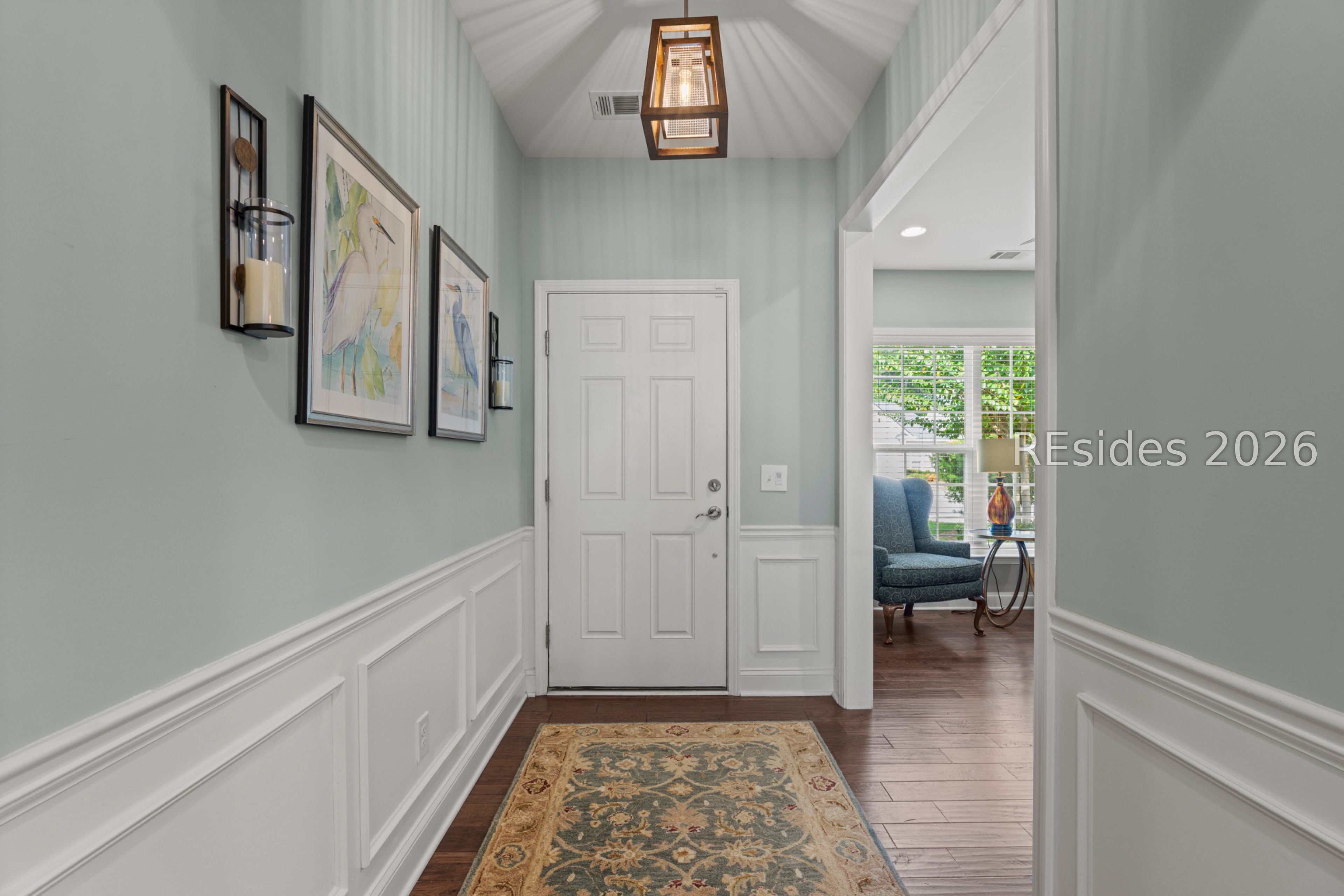 886 Promenade Lane