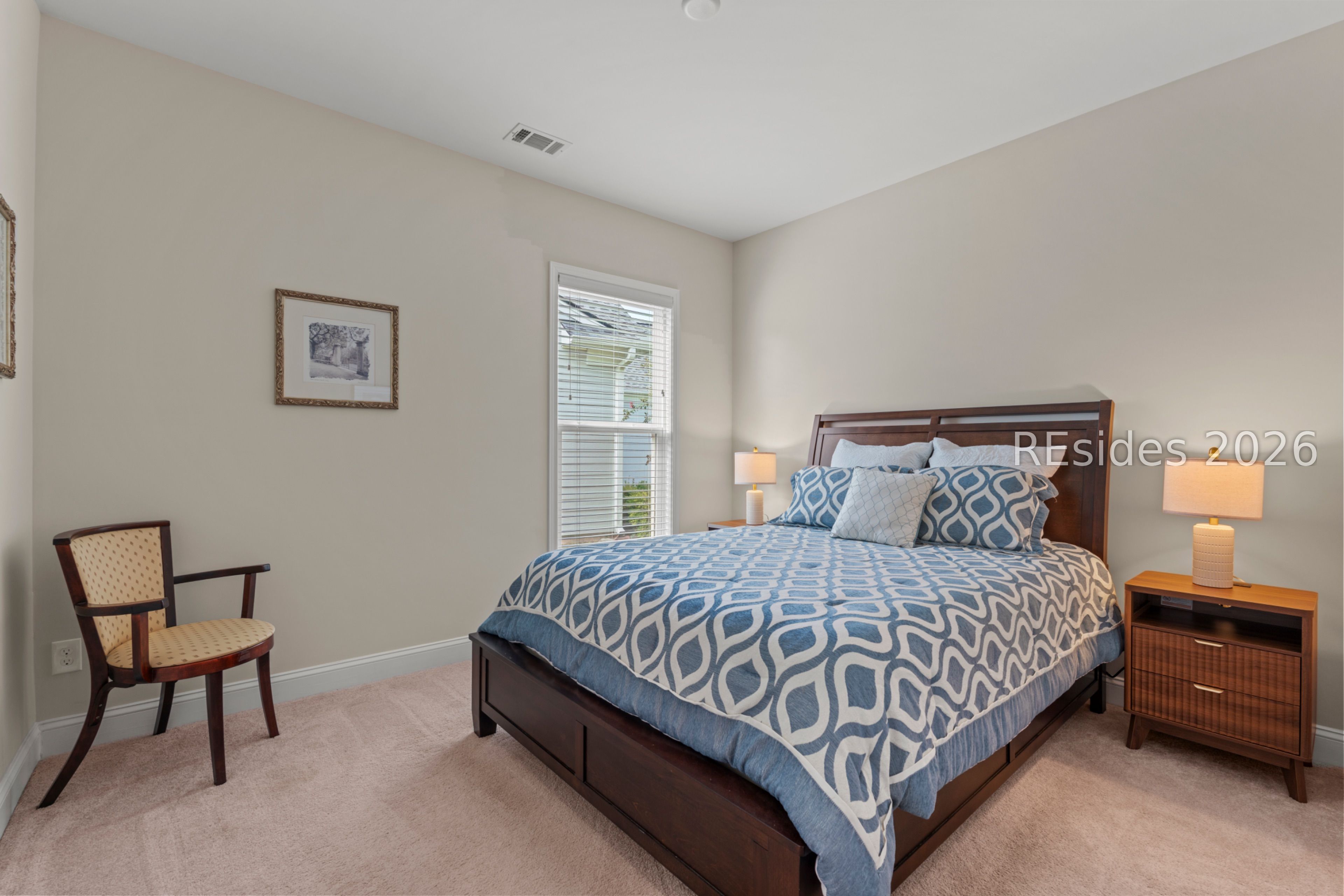 886 Promenade Lane