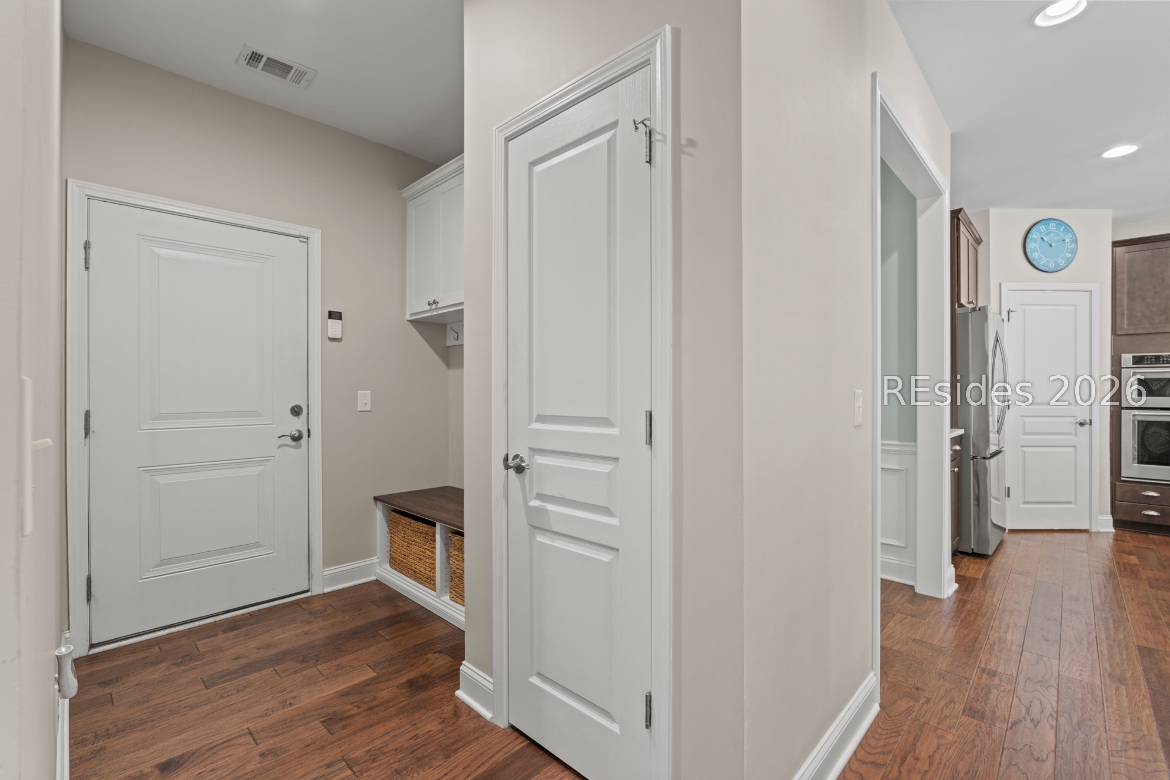 886 Promenade Lane