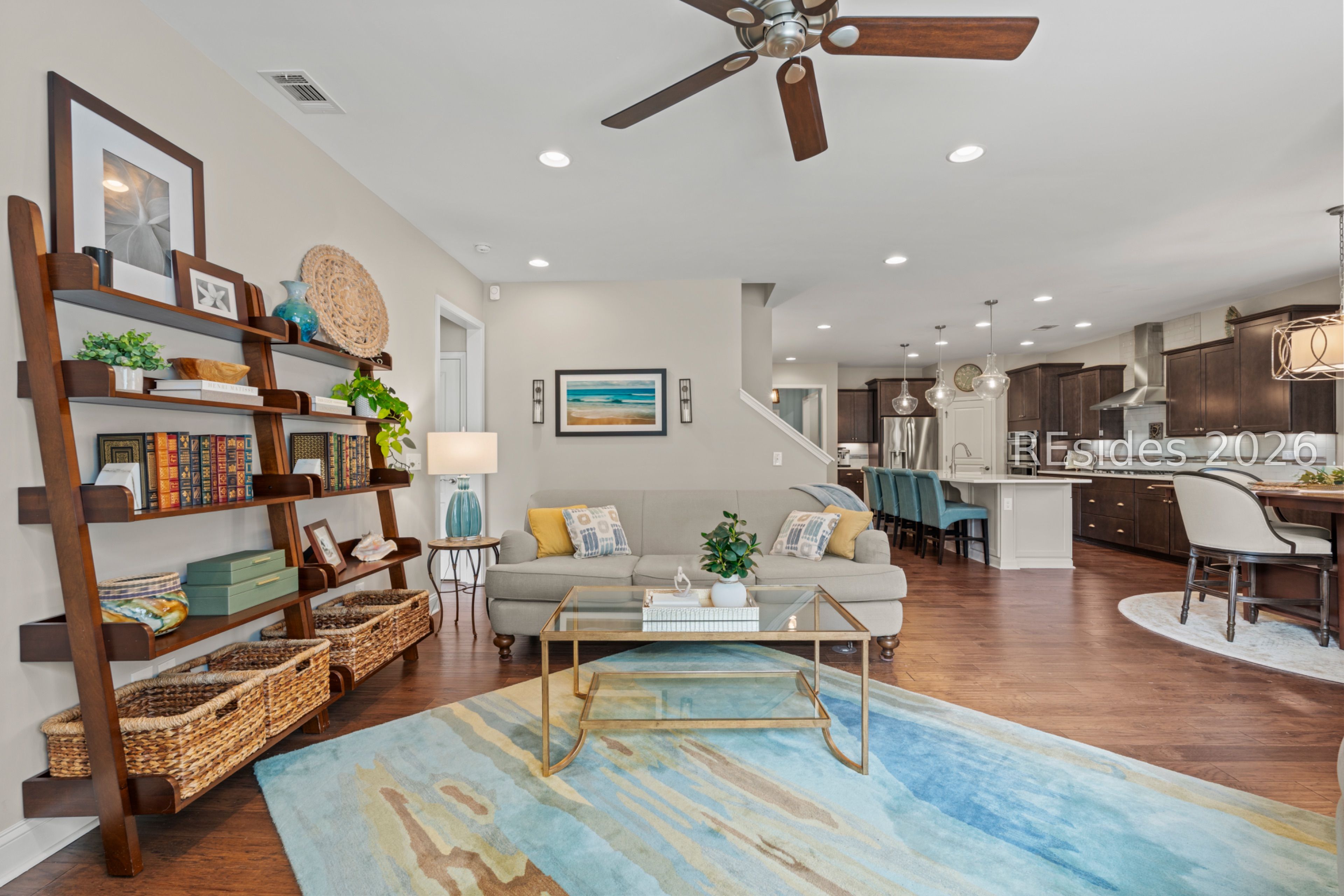 886 Promenade Lane