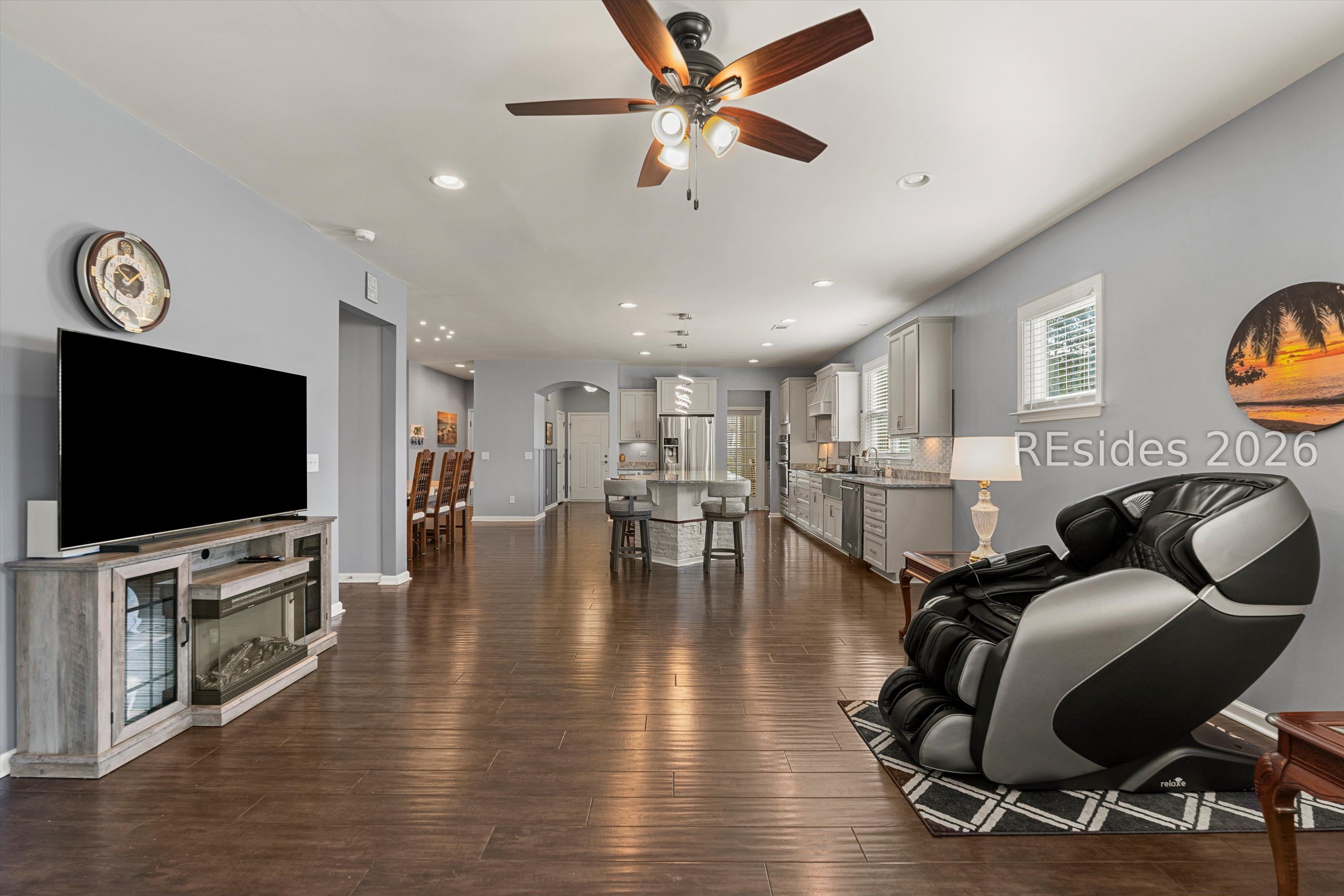 613 village green Lane