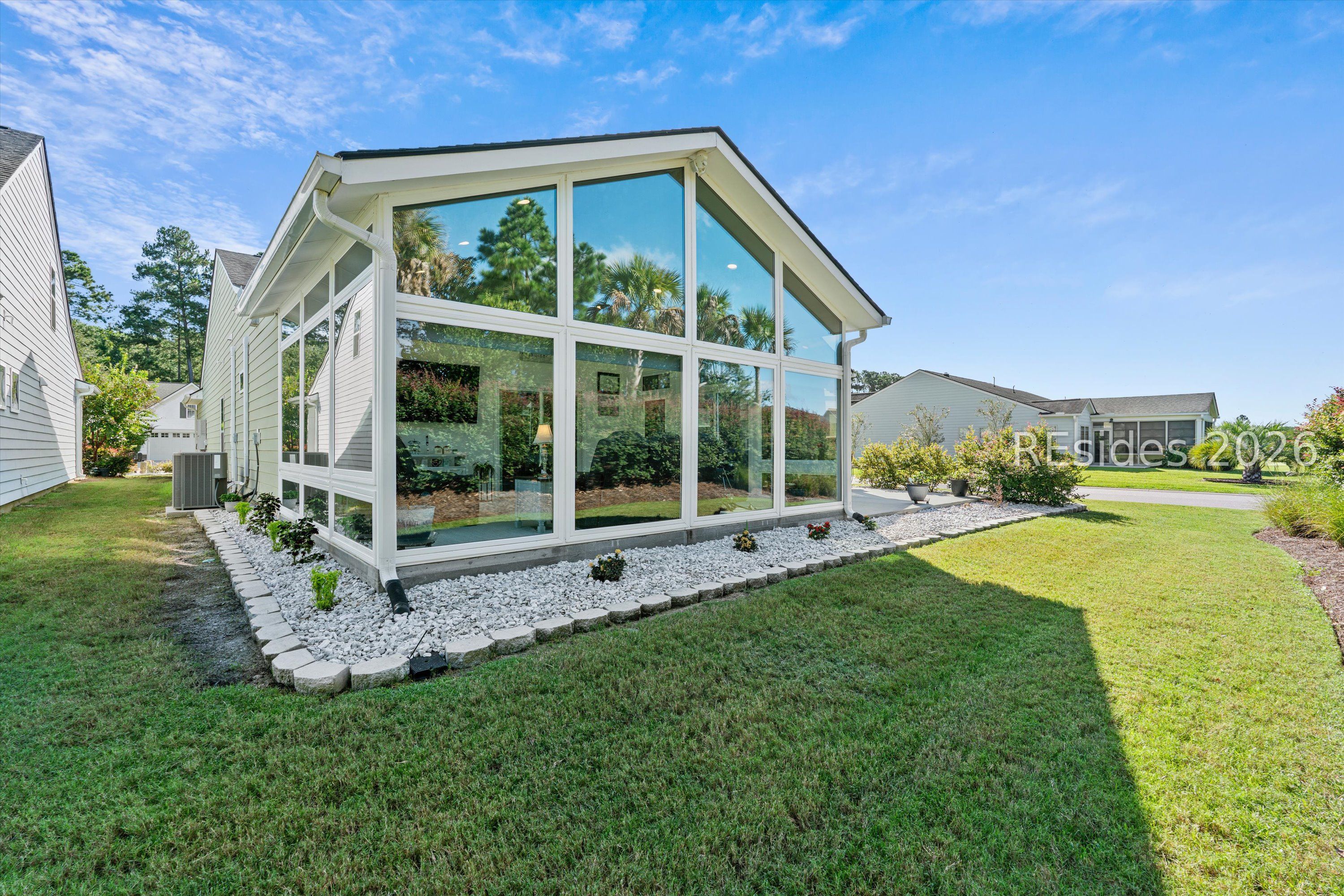 613 village green Lane