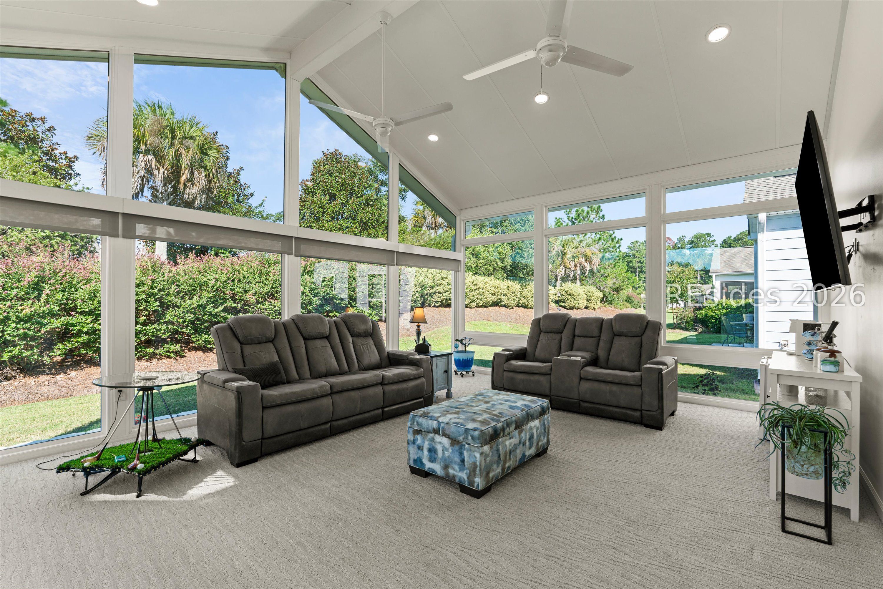 613 village green Lane