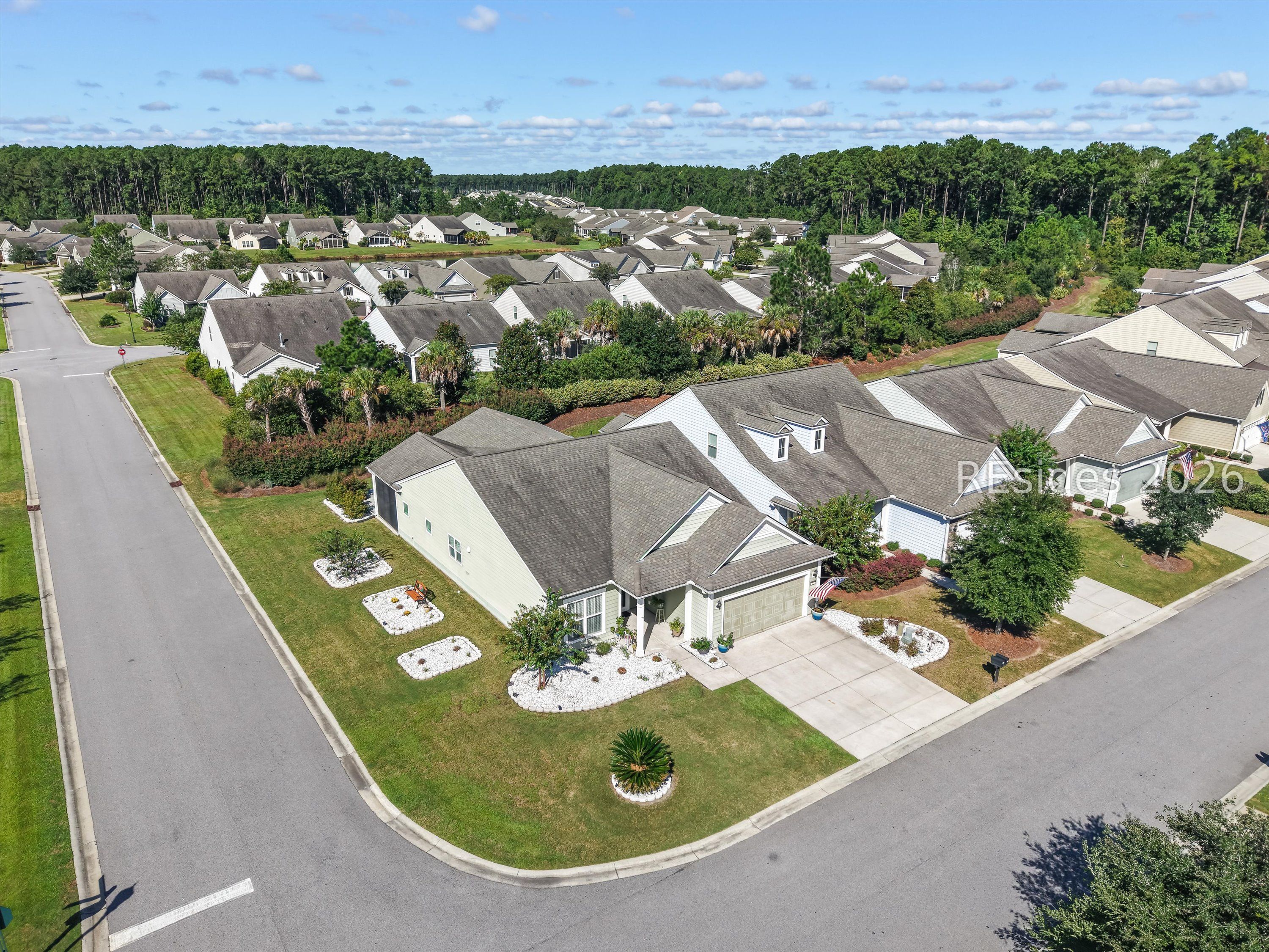 613 village green Lane