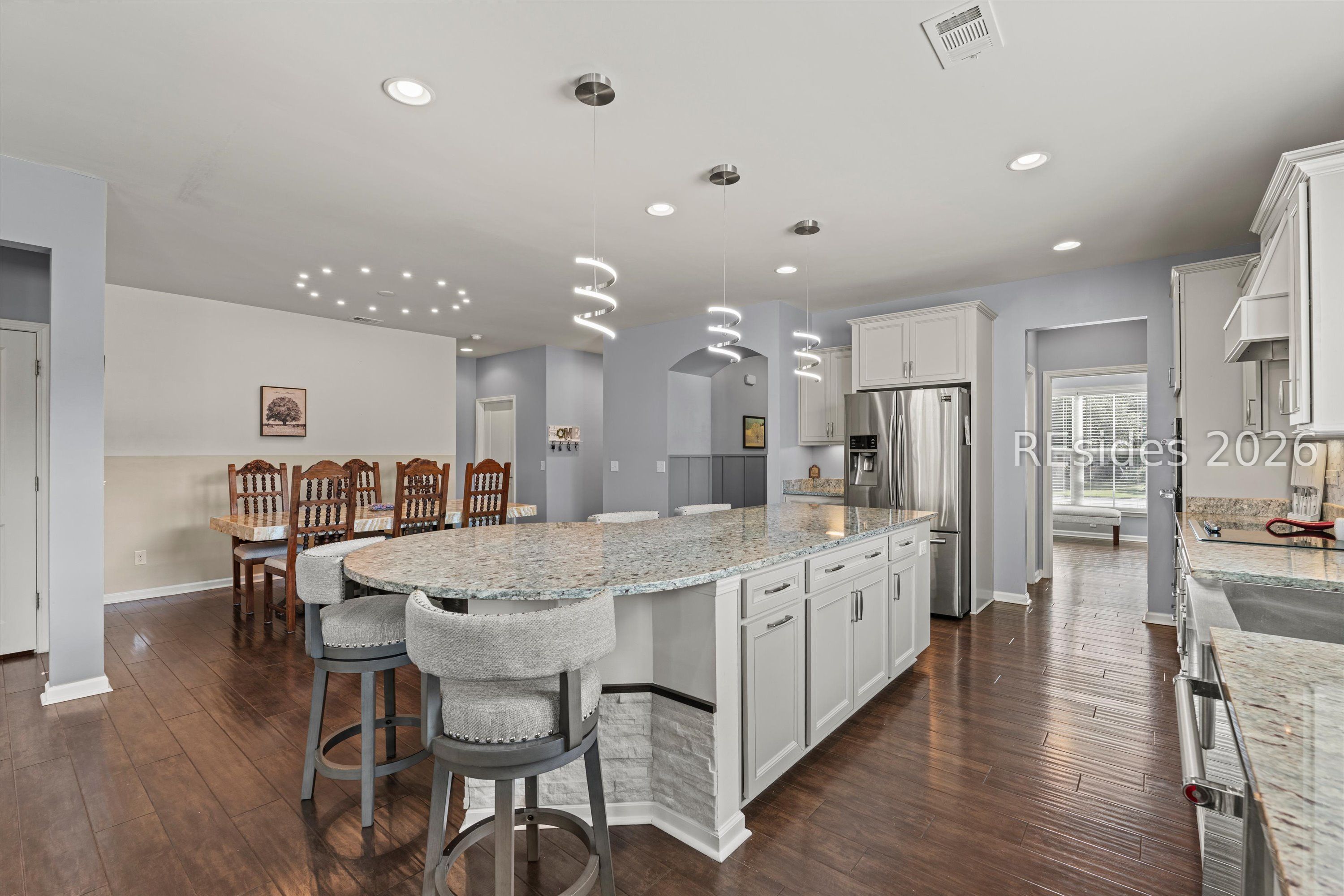 613 village green Lane