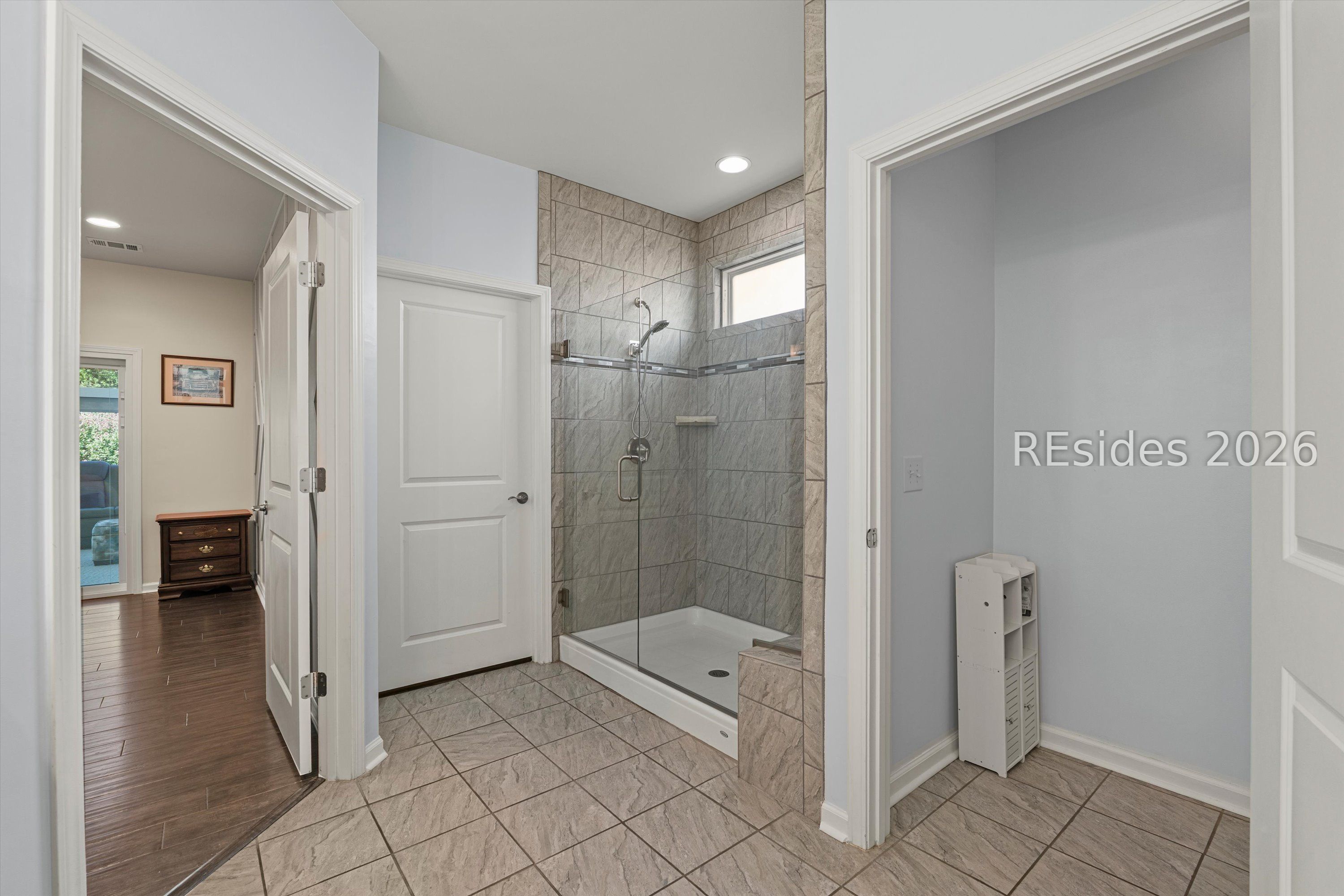 613 village green Lane