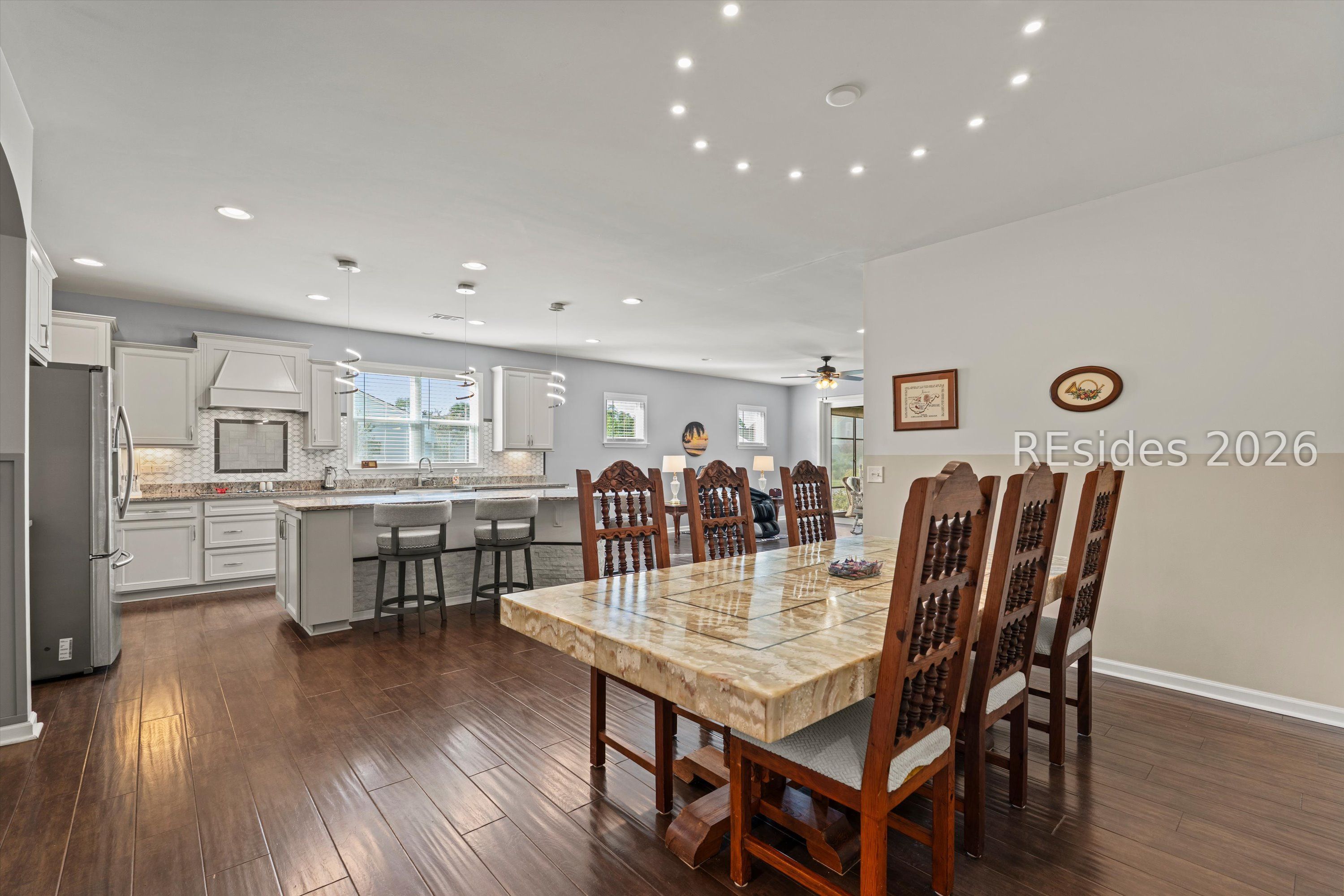 613 village green Lane