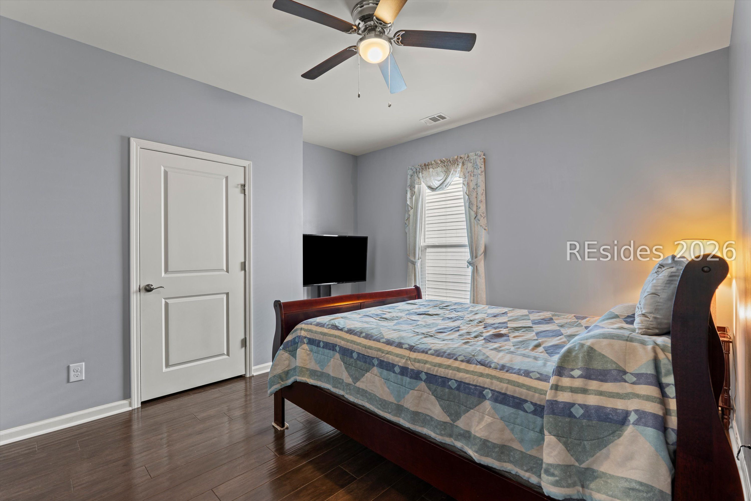 613 village green Lane