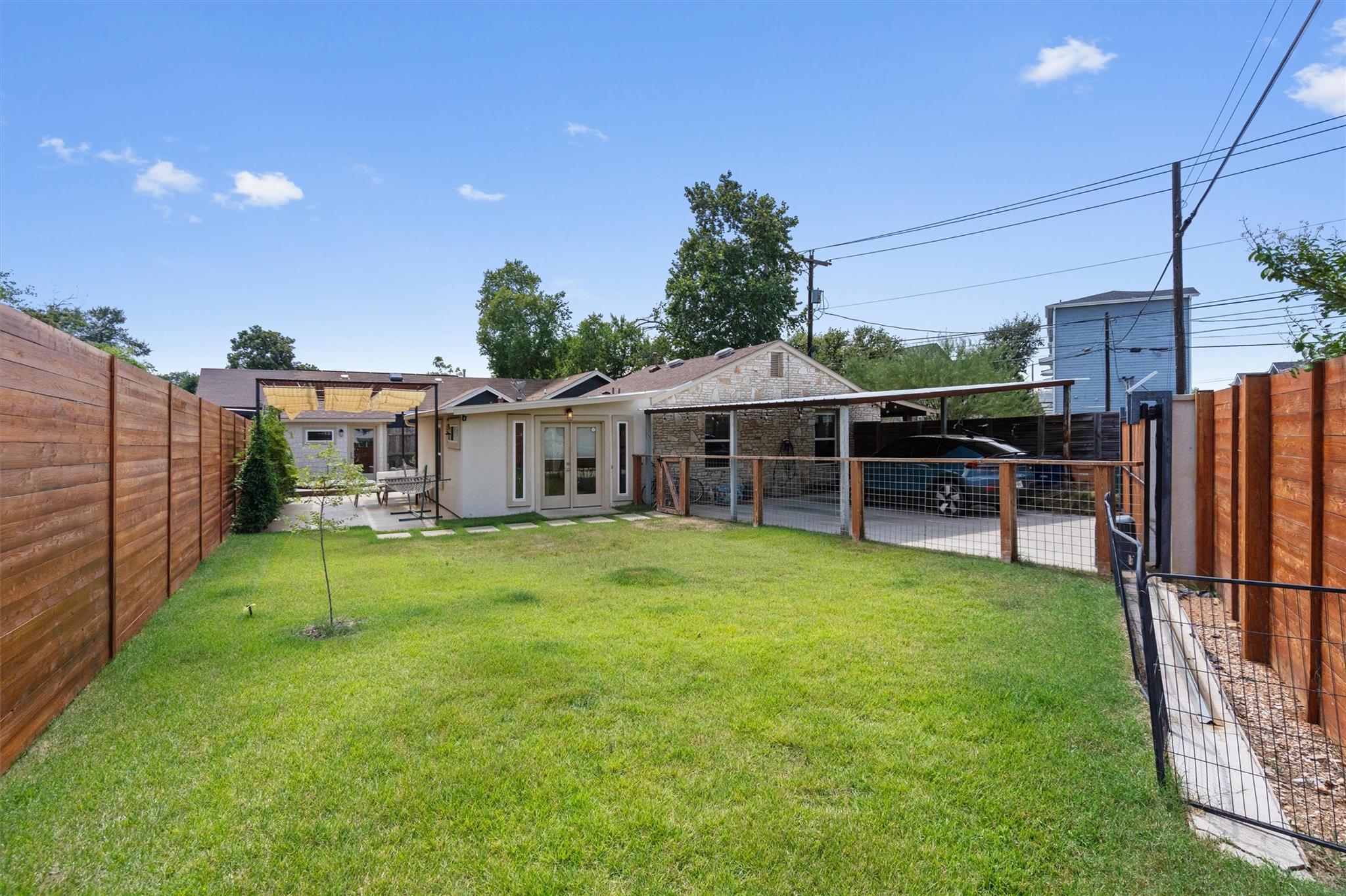 1147 Webberville RD