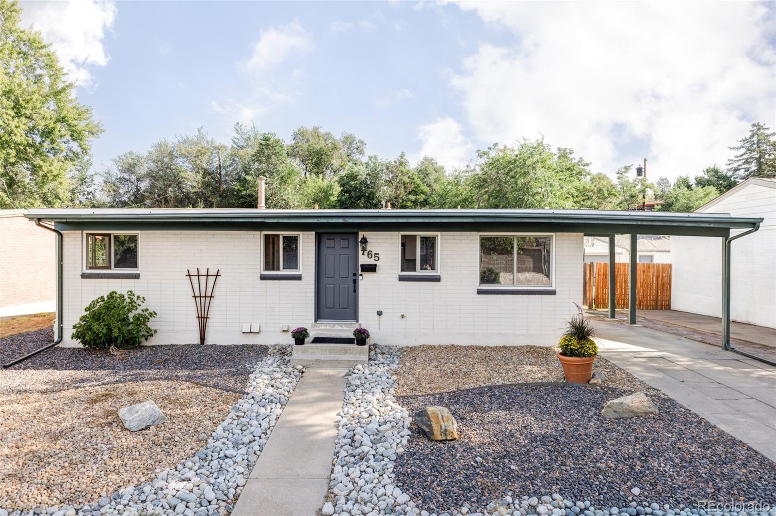 765 W Nassau Way