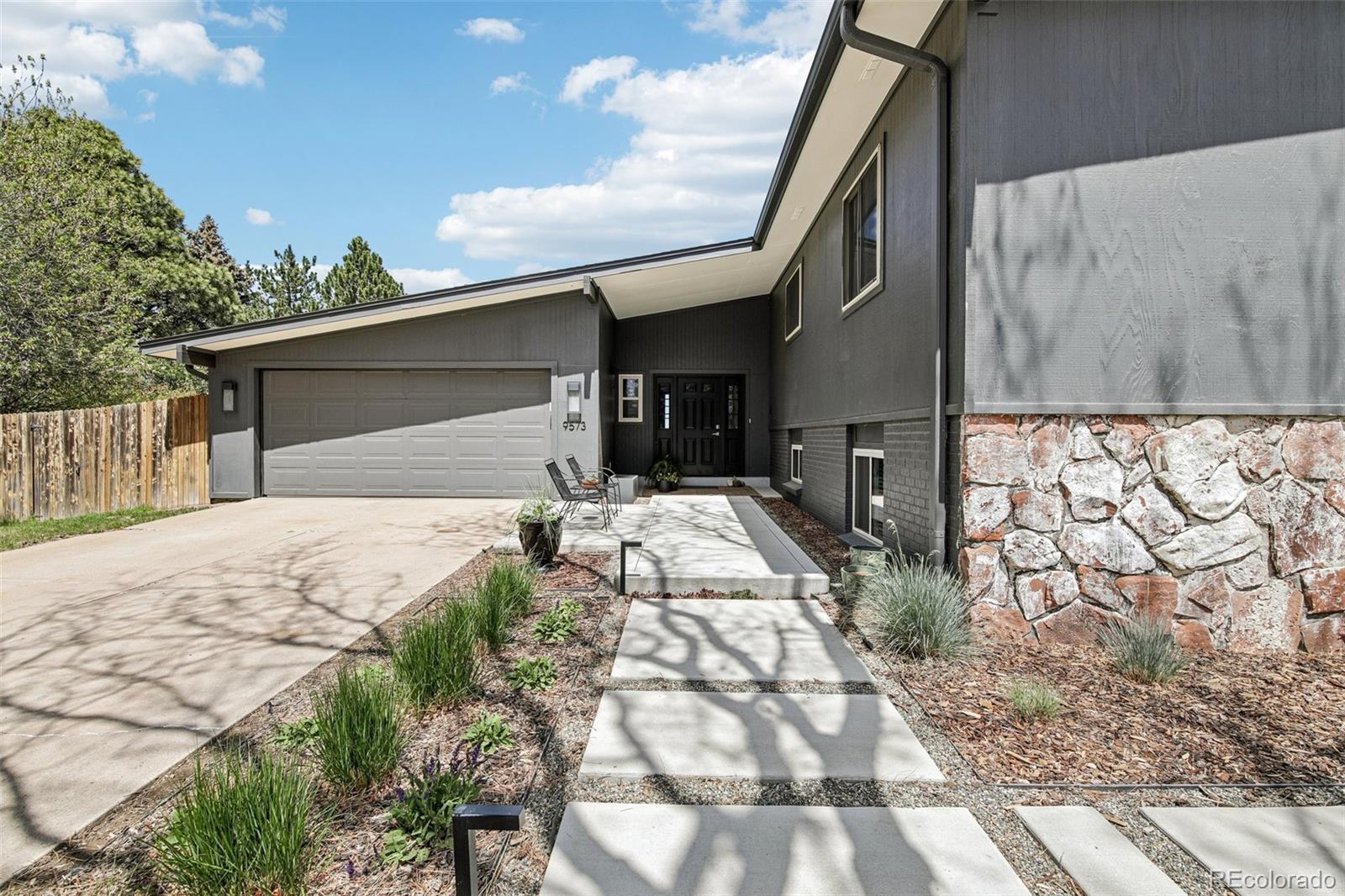 9573 E Grand Place