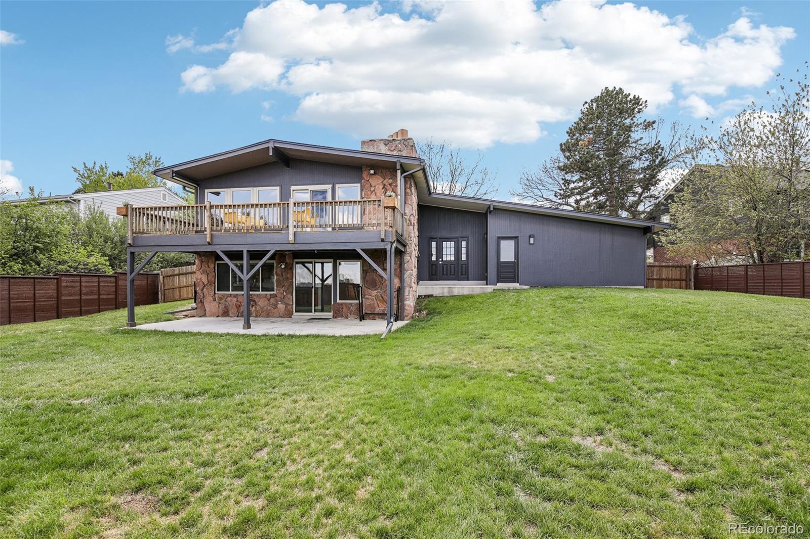 9573 E Grand Place