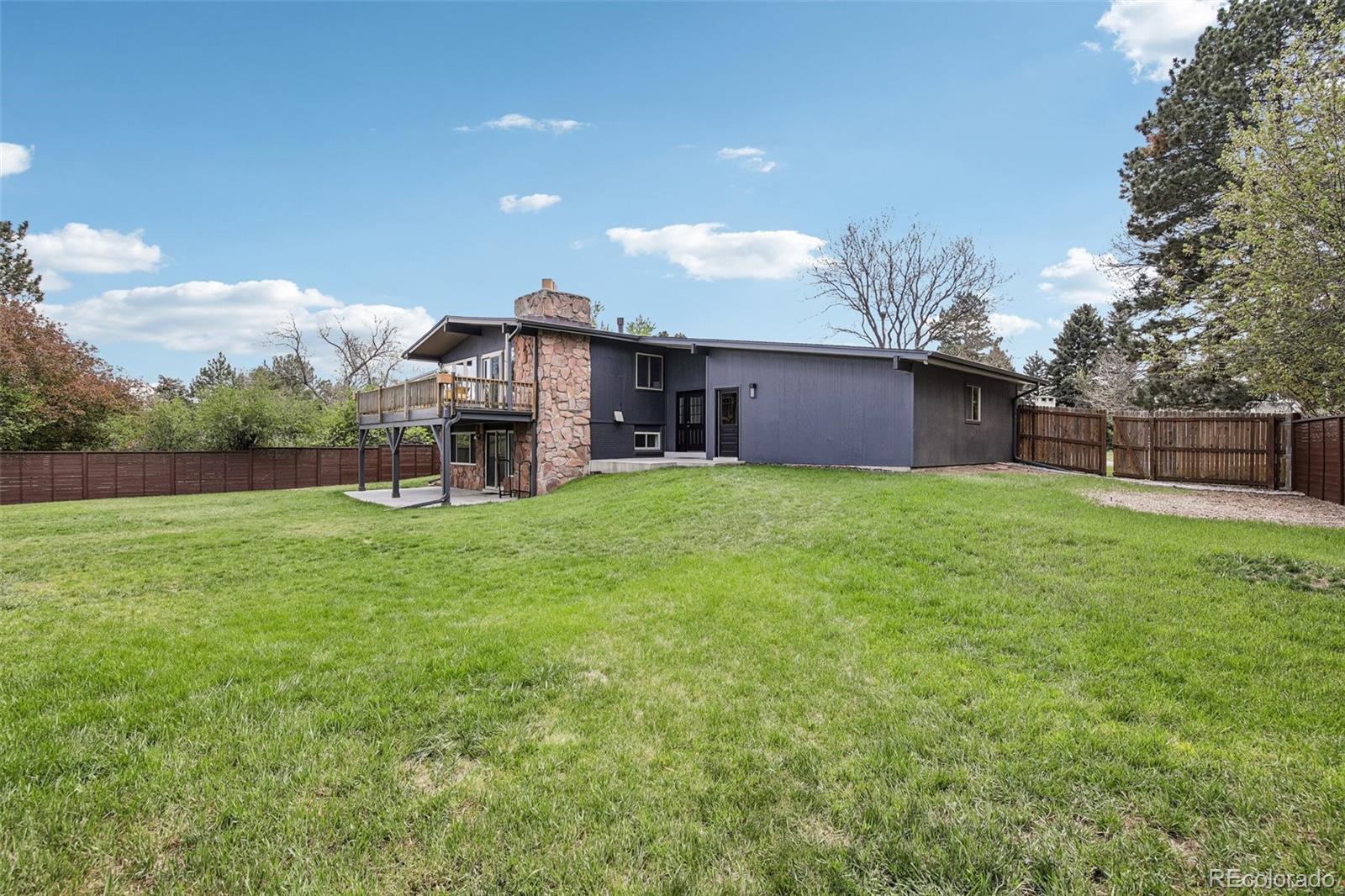 9573 E Grand Place