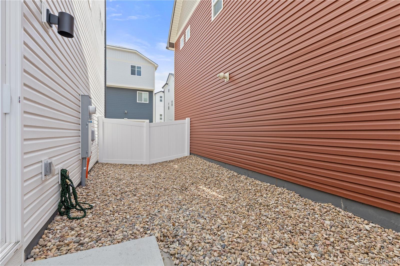 18260 E 51st Place