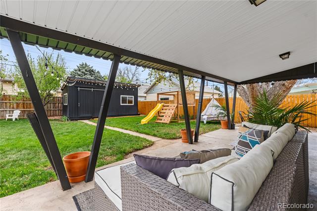 3103 W Bellewood Drive