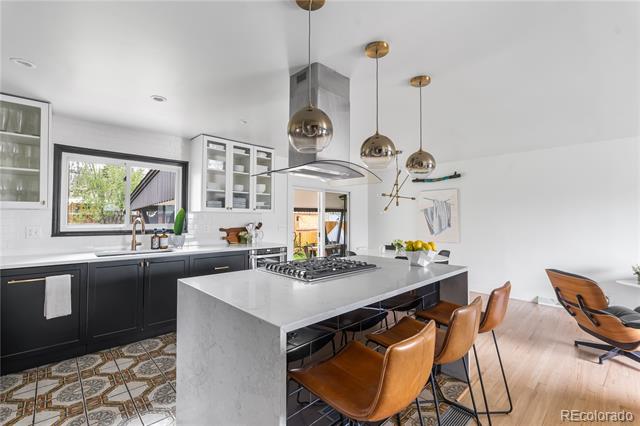3103 W Bellewood Drive