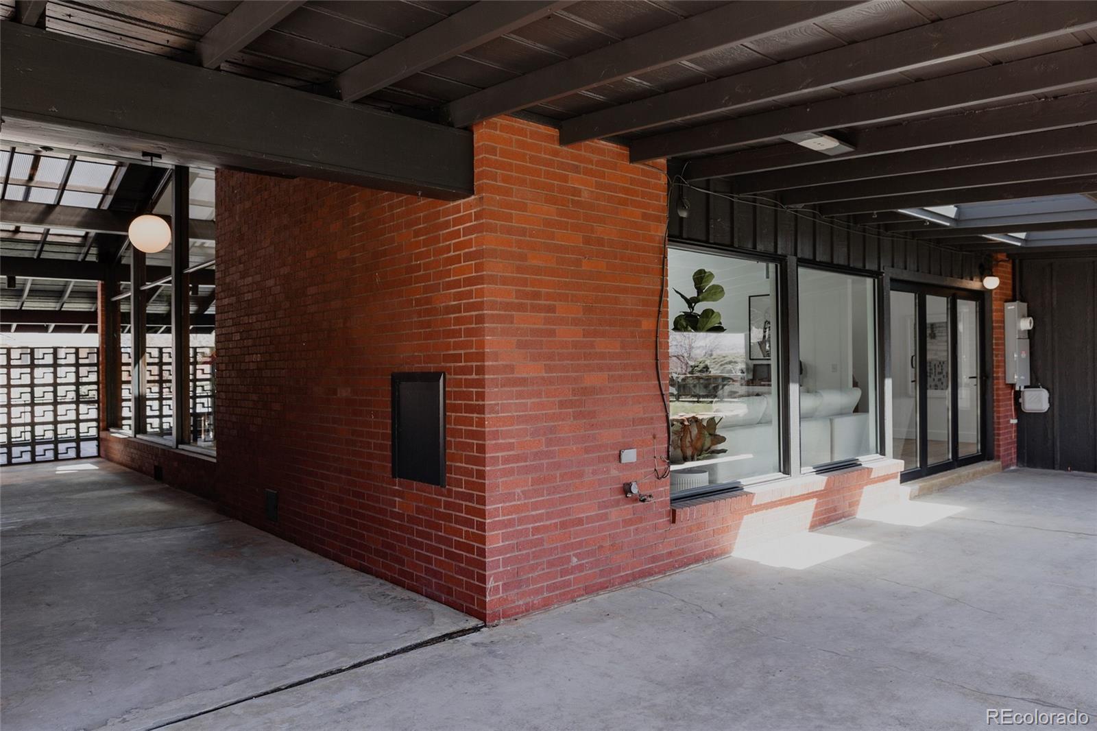 2415 Urban Street