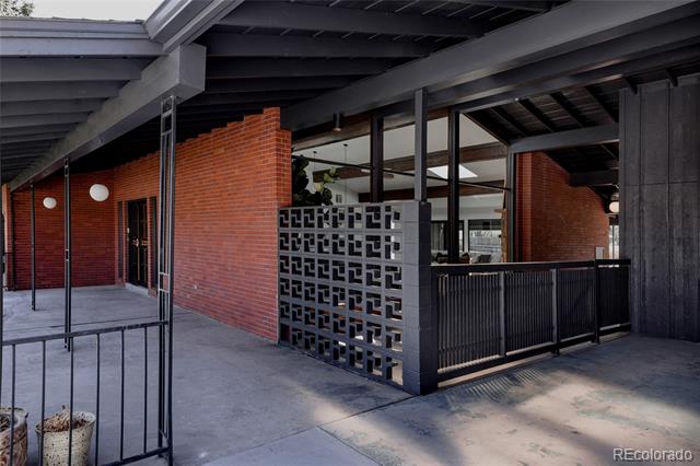 2415 Urban Street