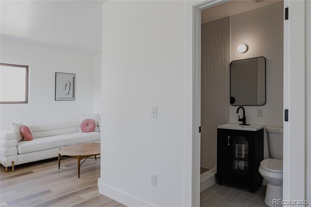2415 Urban Street