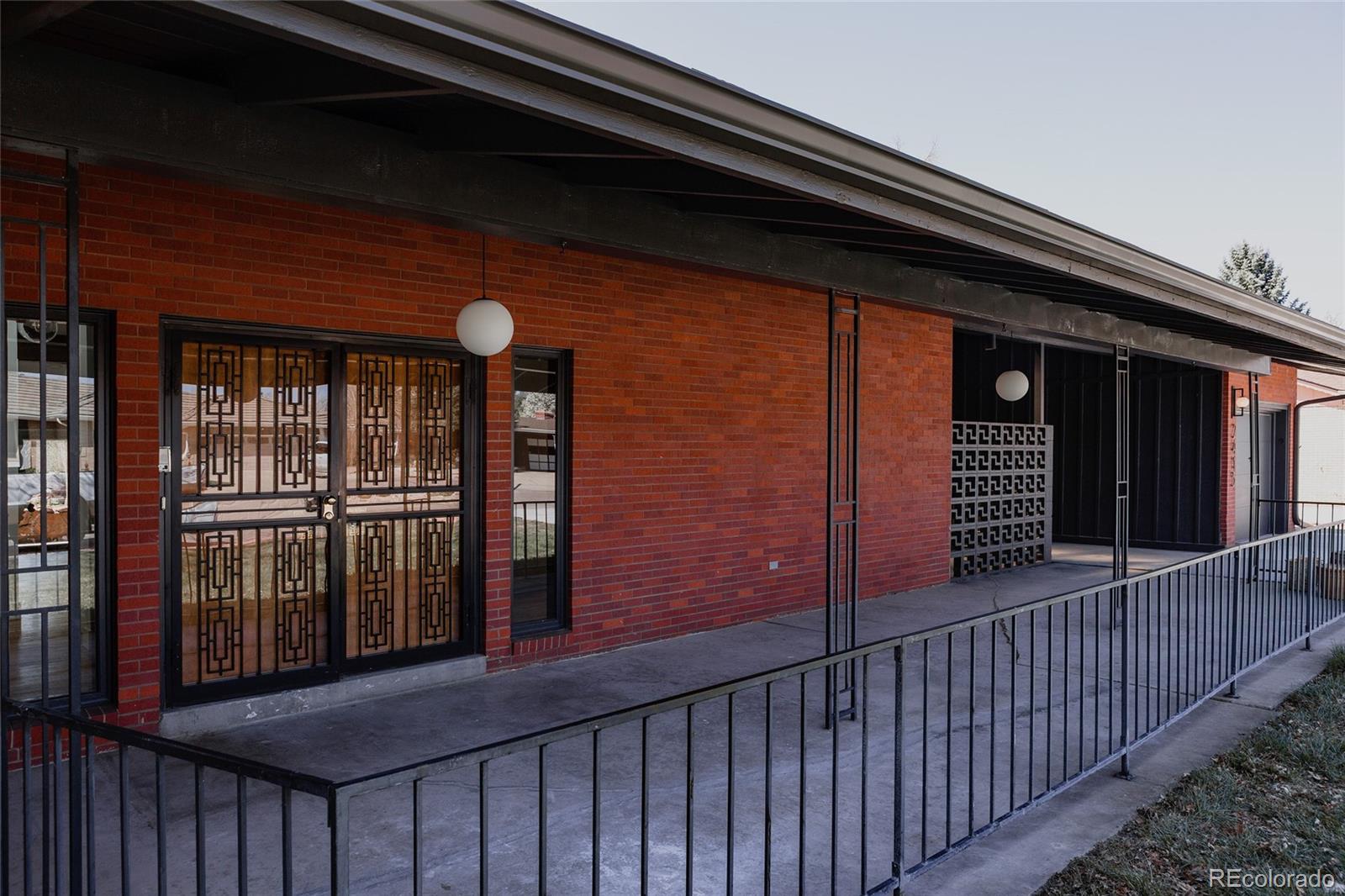 2415 Urban Street