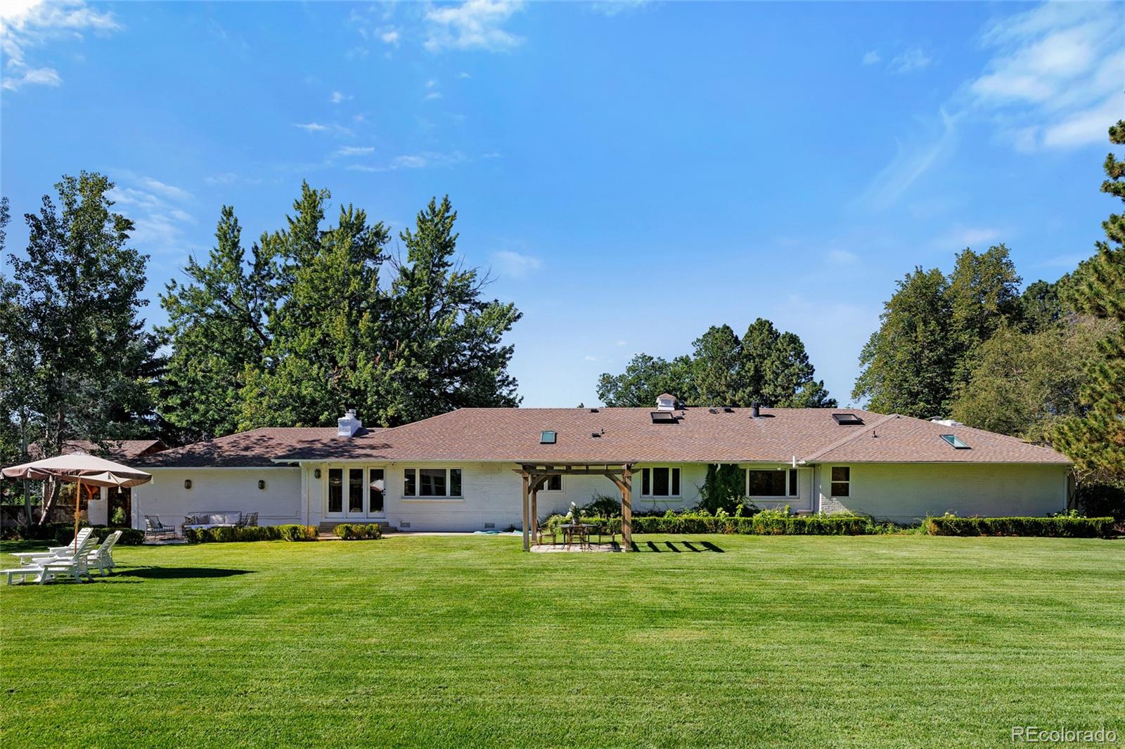 6 Village Road