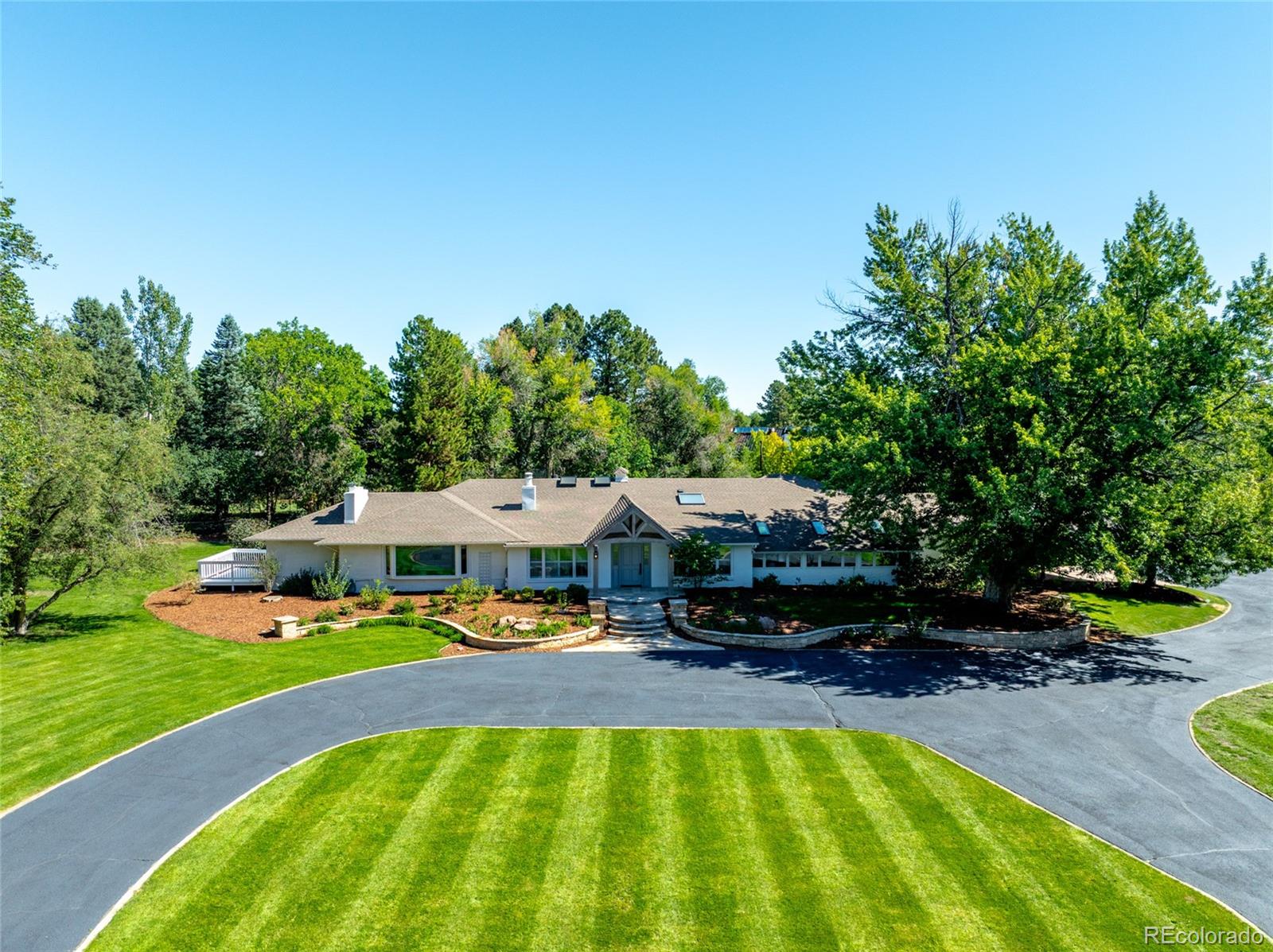 6 Village Road