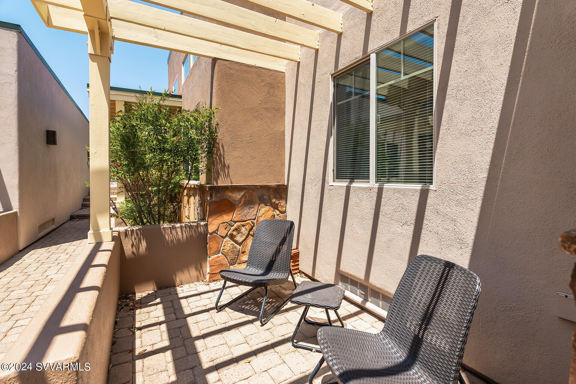 559 Jordan Road, 2