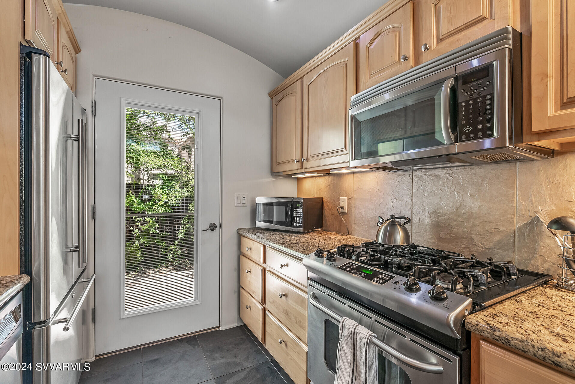 559 Jordan Road, 2