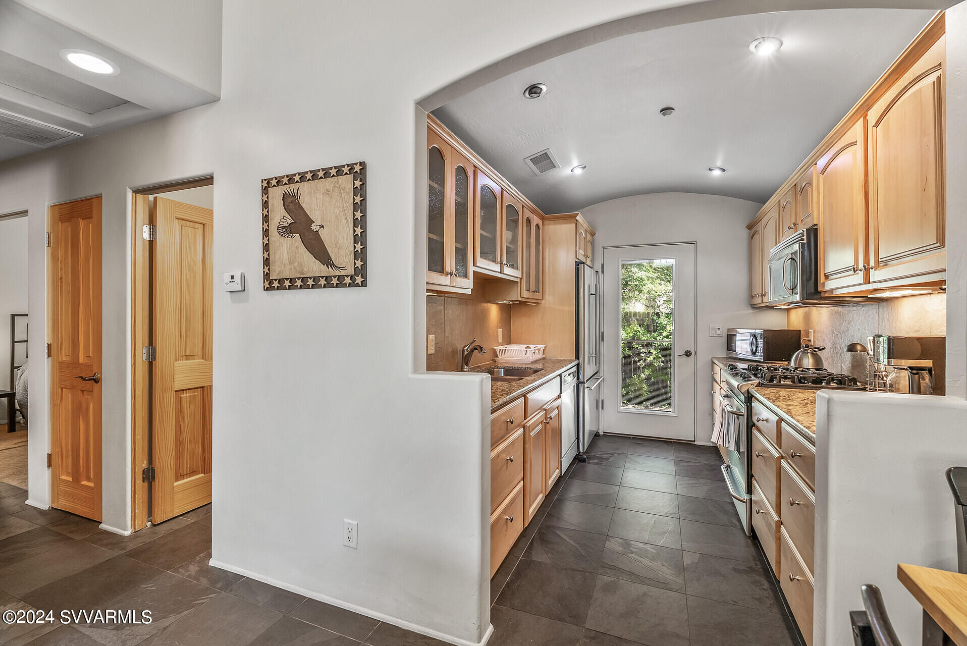 559 Jordan Road, 2