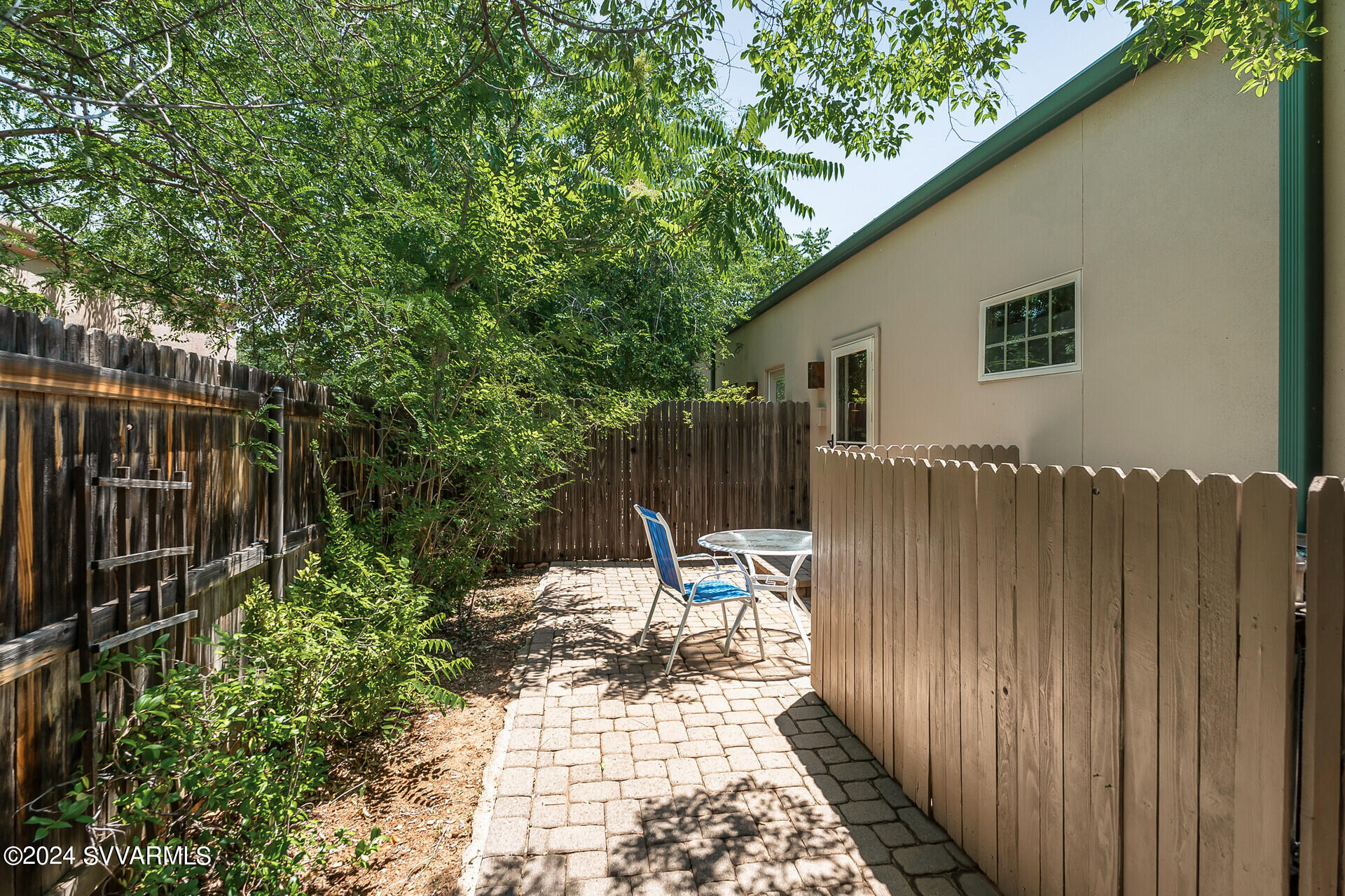 559 Jordan Road, 2