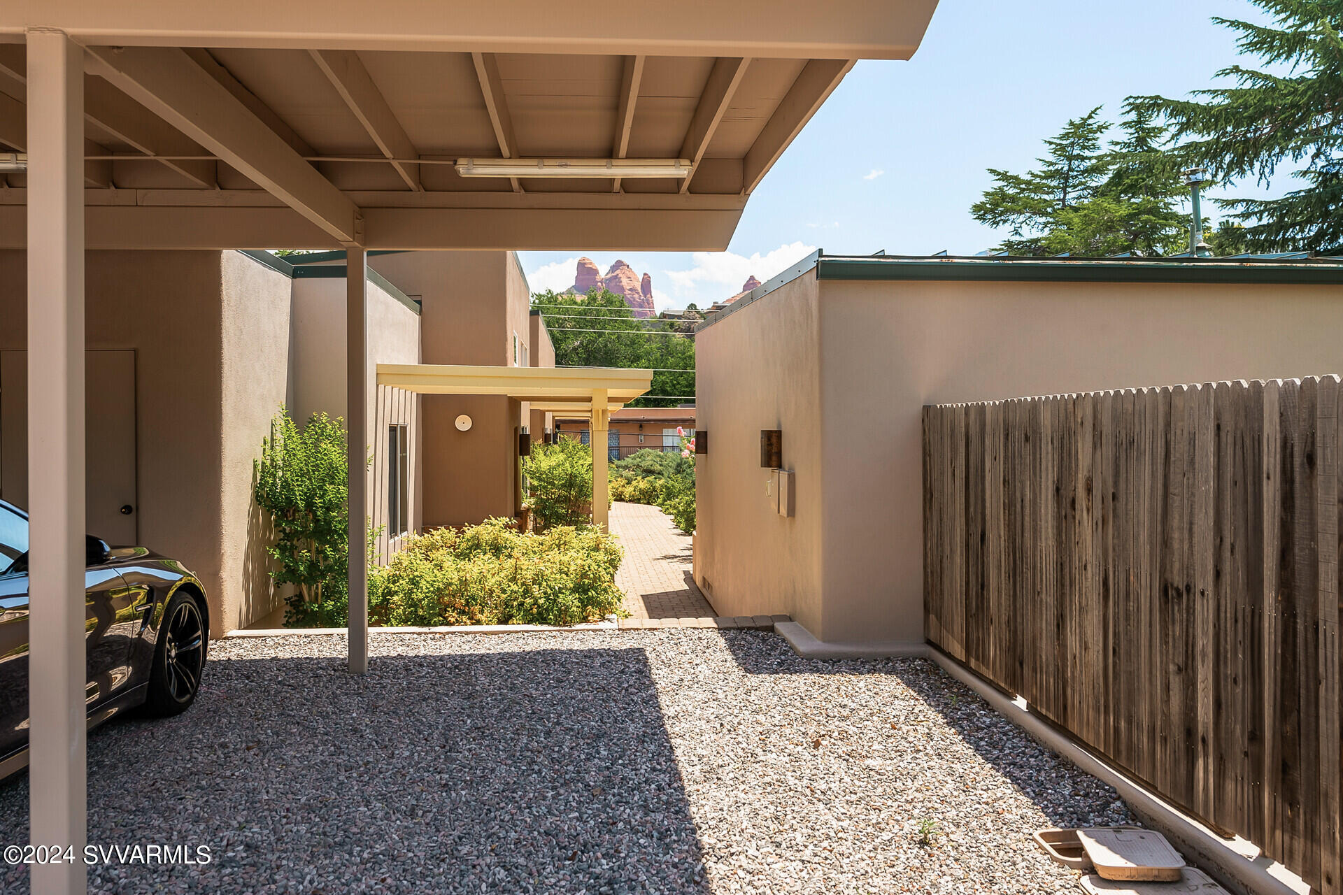 559 Jordan Road, 2