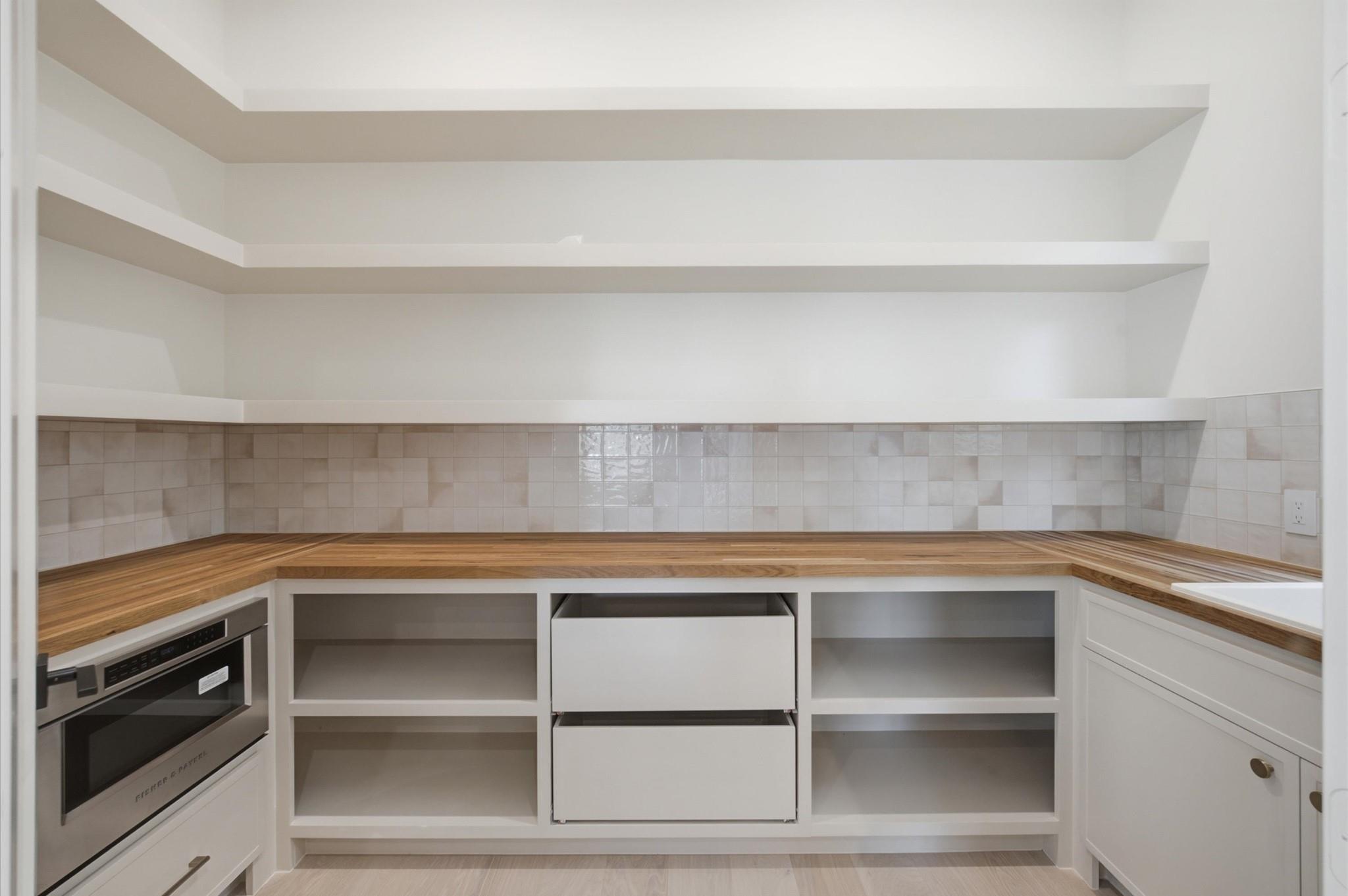 609 E 25th Street