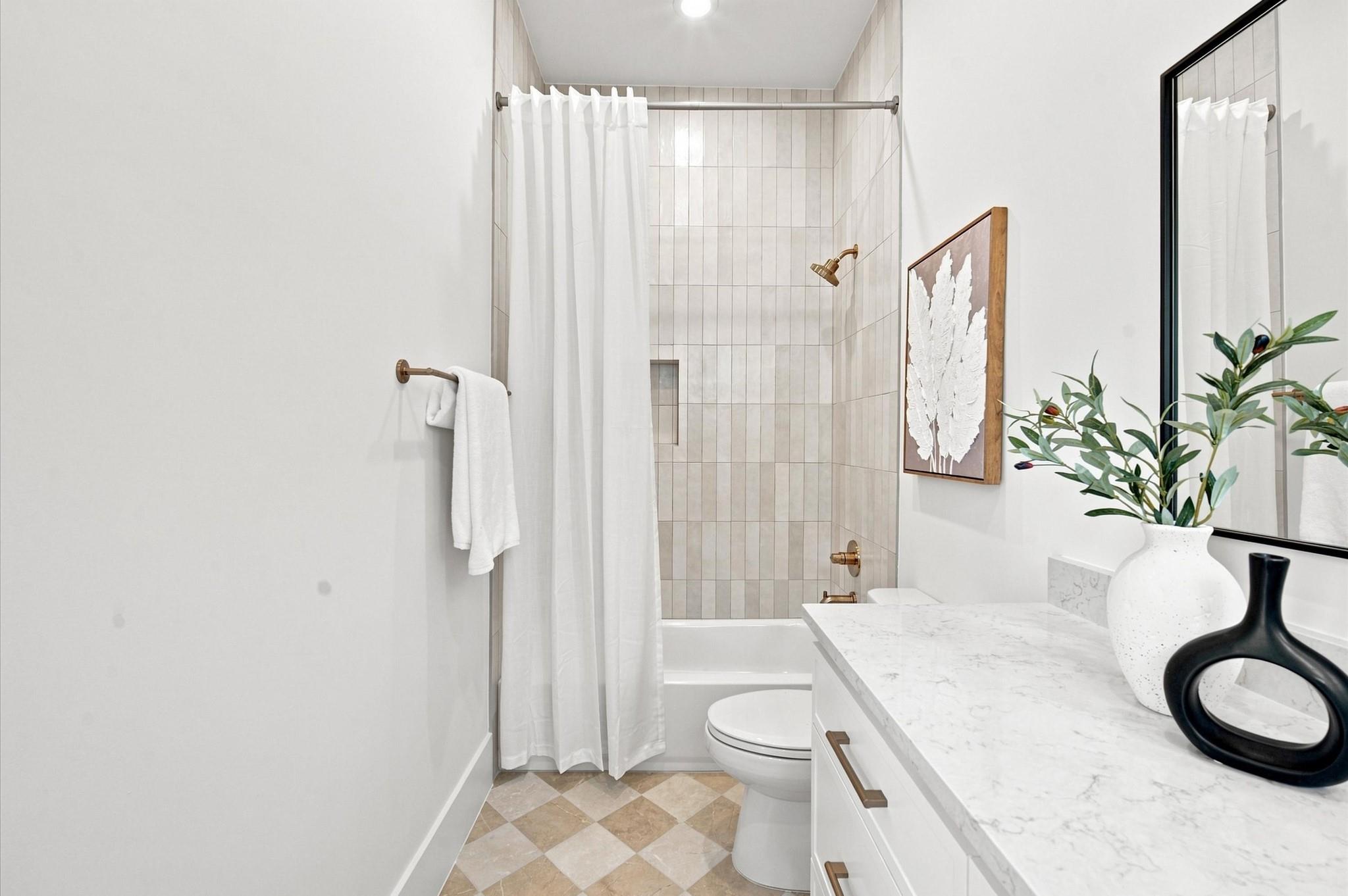609 E 25th Street