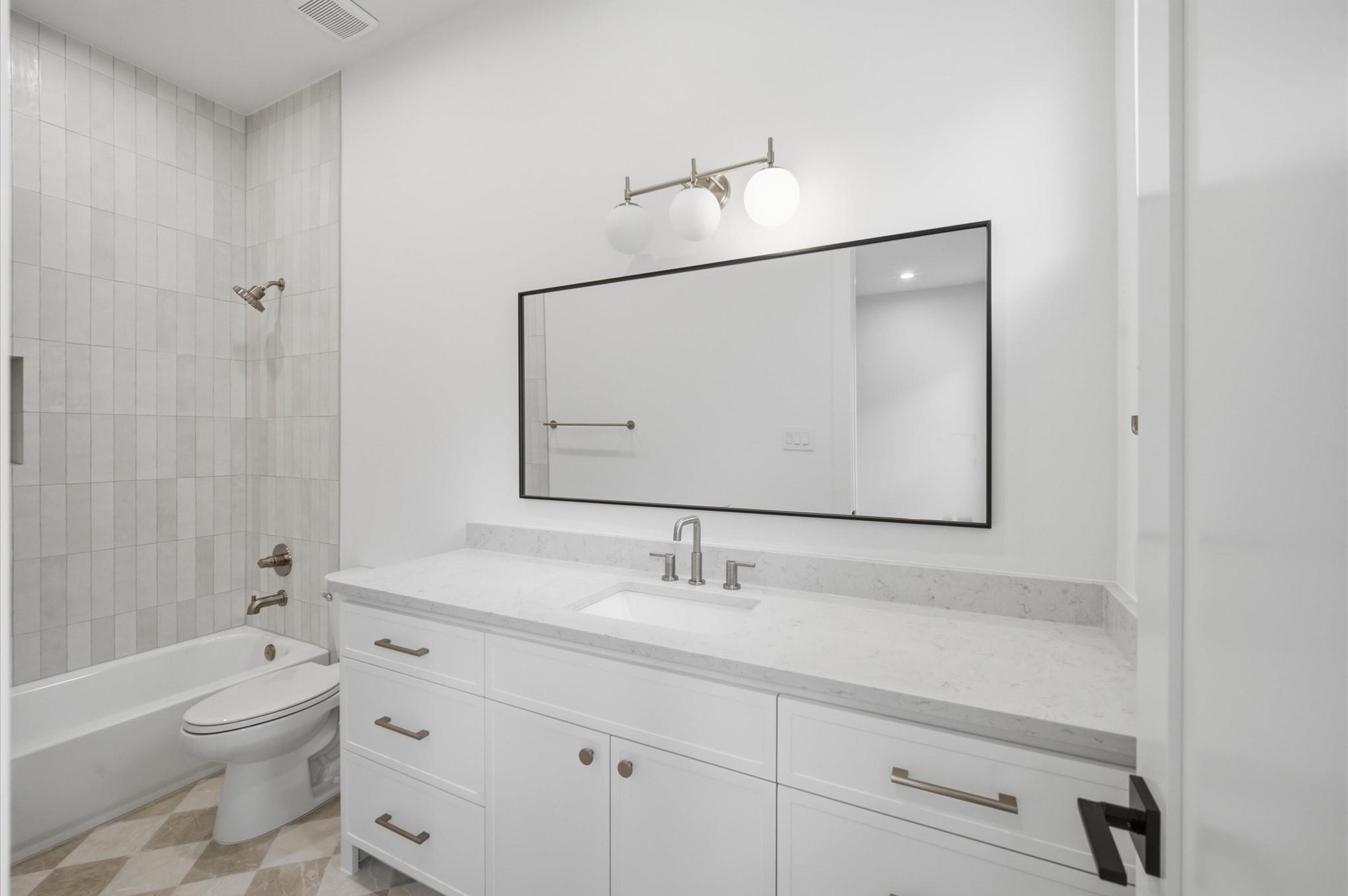 609 E 25th Street