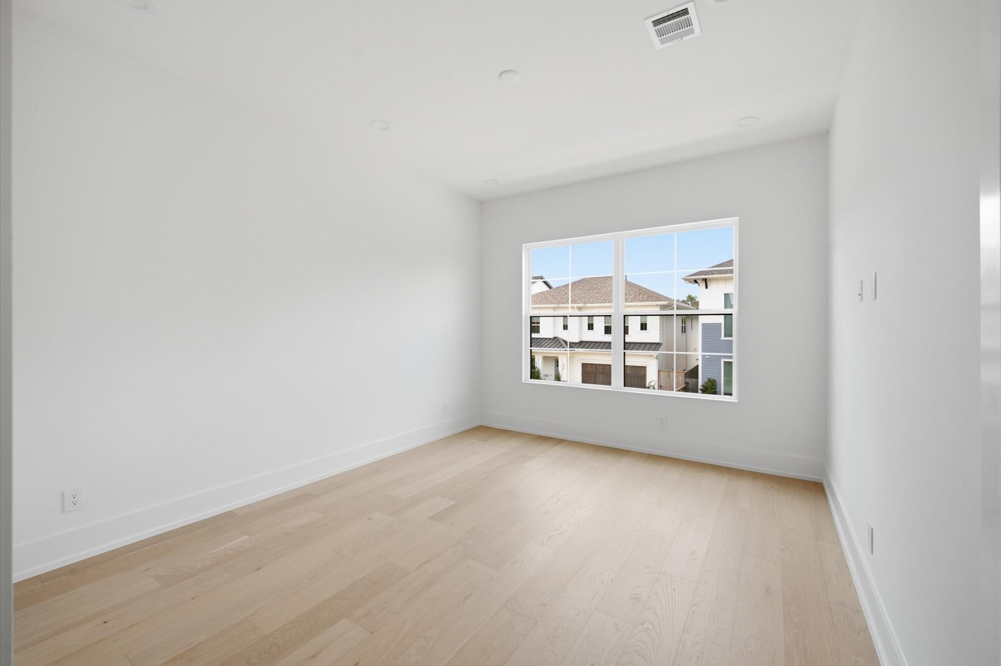 609 E 25th Street