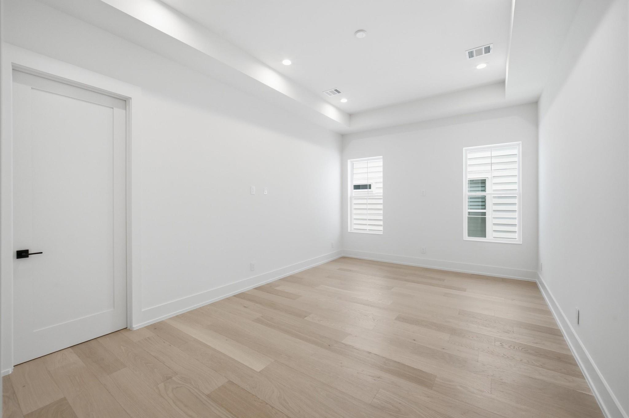 609 E 25th Street