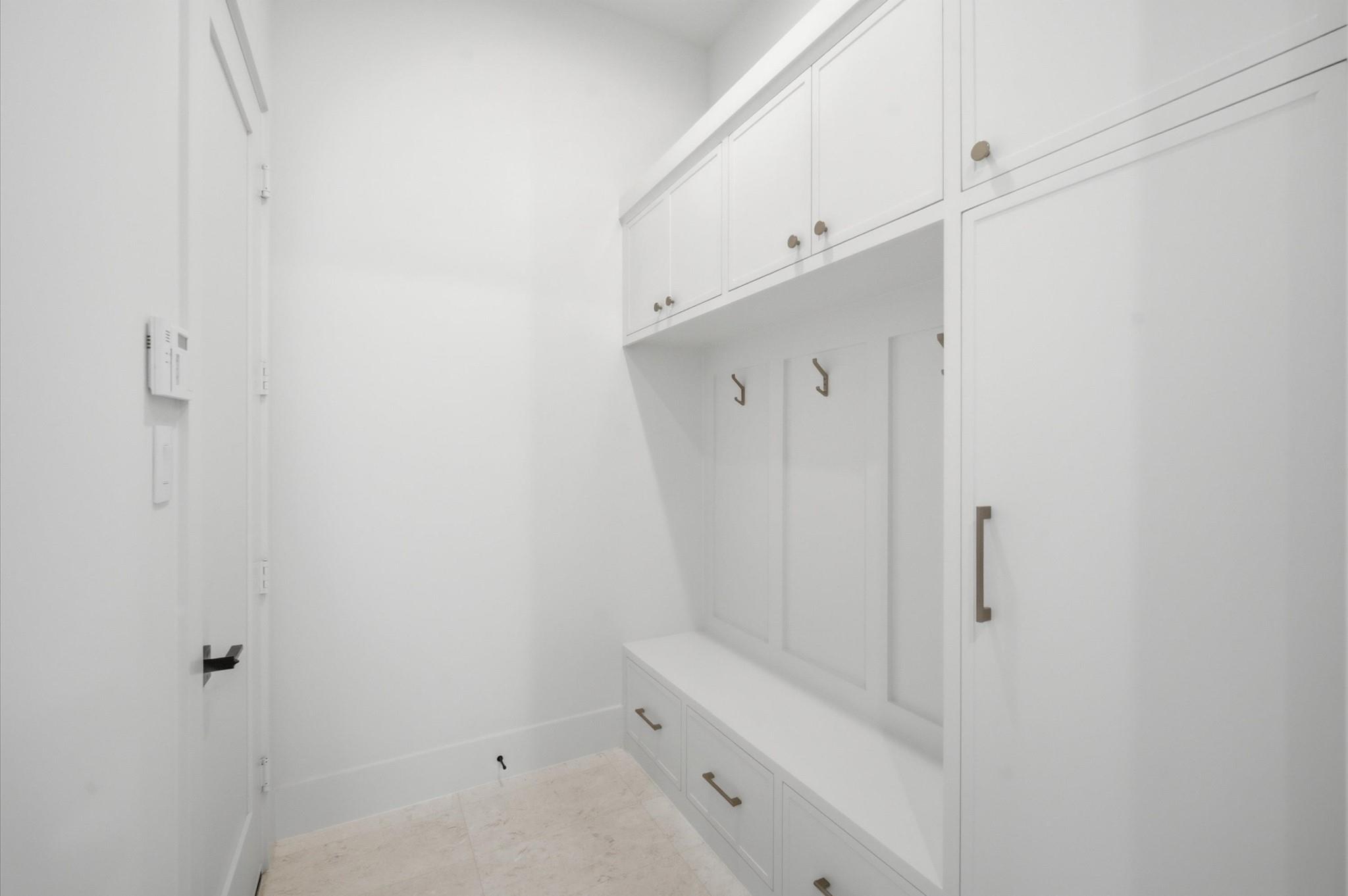 609 E 25th Street